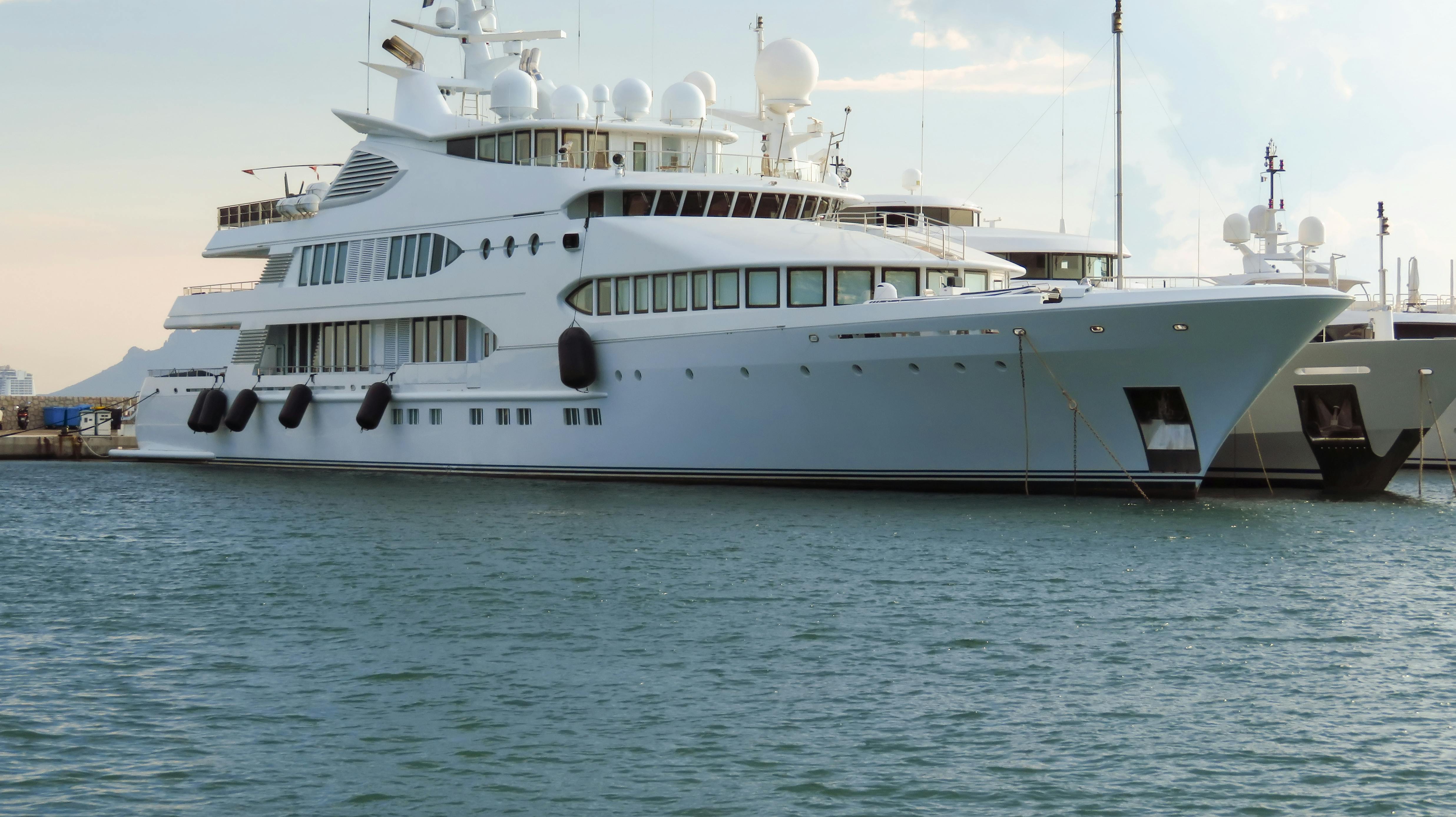 Det fremgår ikke, hvordan den russiske yacht i San Diego ser ud, men man kunne forestille sig, at den har visse ligheder med denne franskejede udgave af en luksusmodel. 