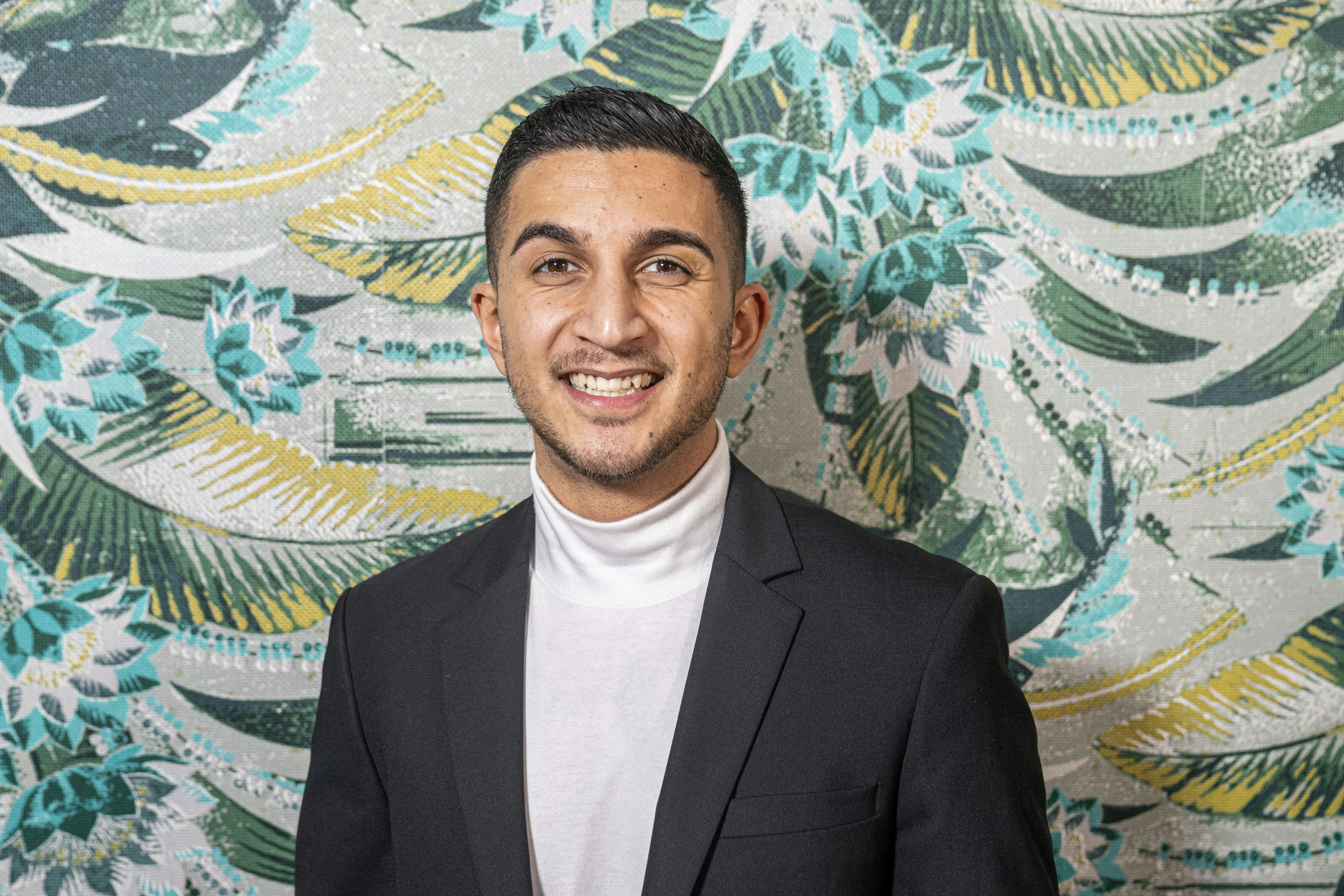 Baris Balo er kendt fra "Robinson Ekspeditionen". 