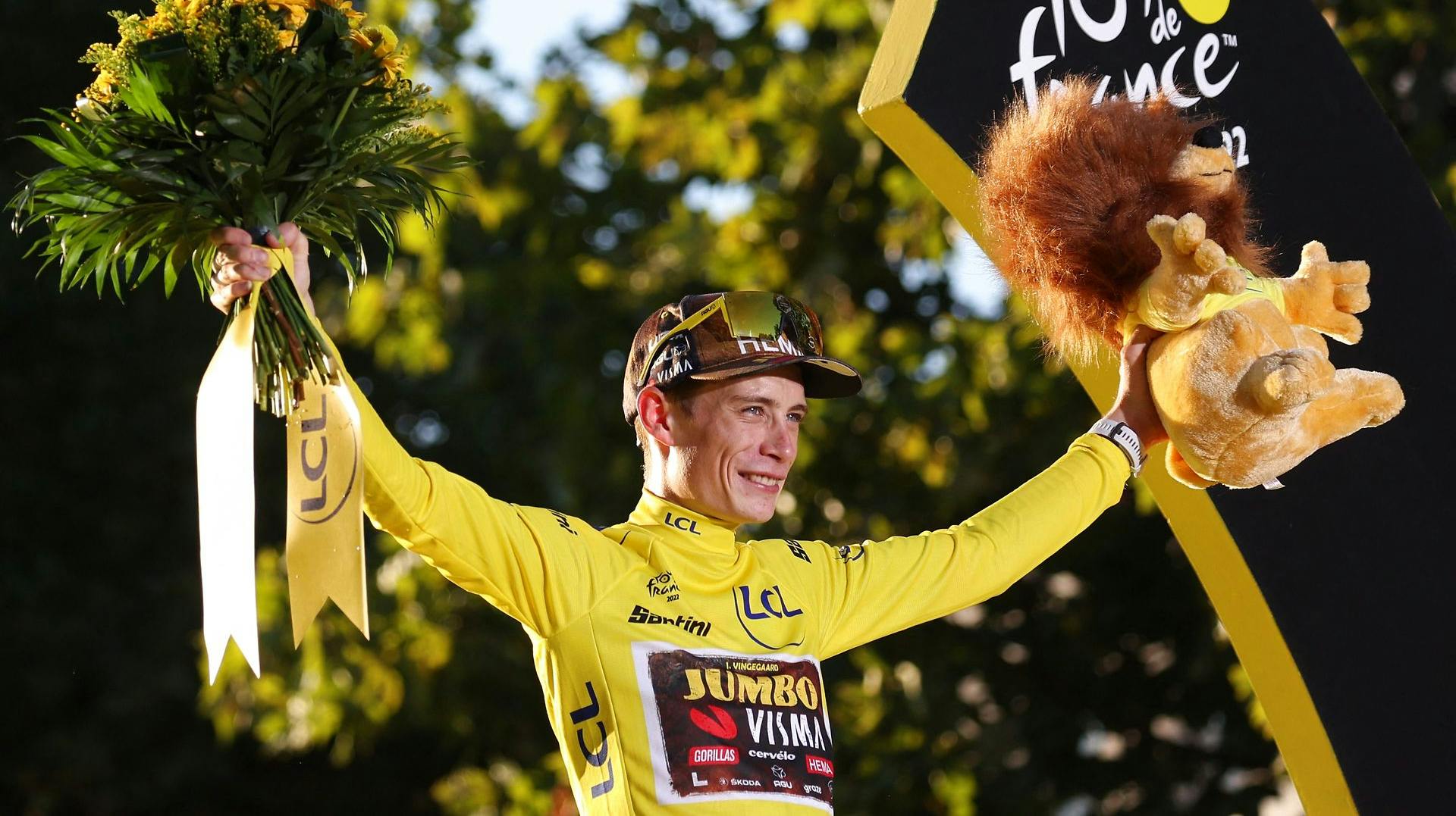 Jonas Vingegaard kan se frem til mange dages fejring, efter den flotte Tour de France-sejr. Torsdag kommer det til at foregå i Glyngøre, hvor han bor med sin kæreste og deres datter