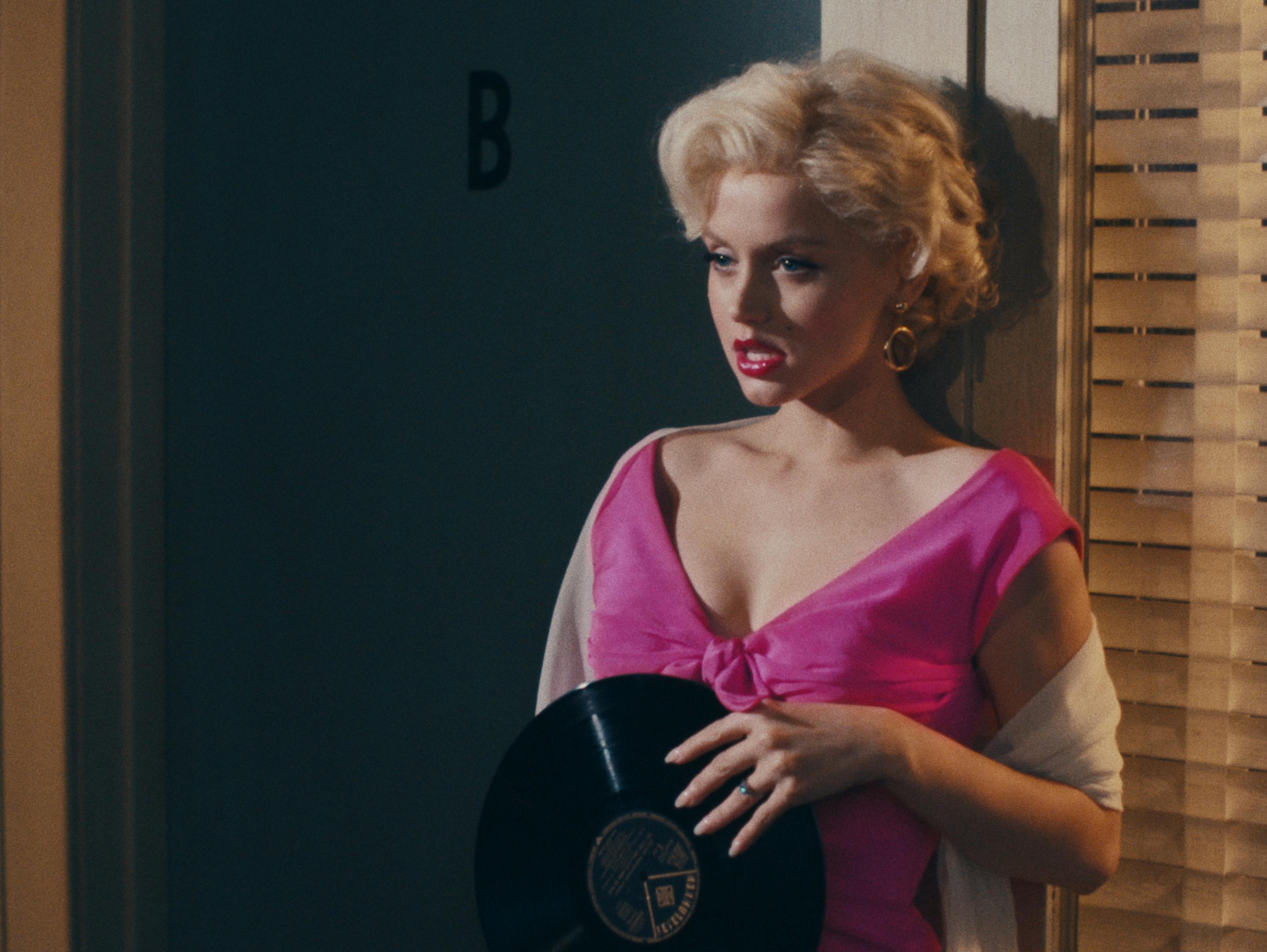 Ana de Armas som Marilyn Monroe i Netflix-filmen "Blonde".
