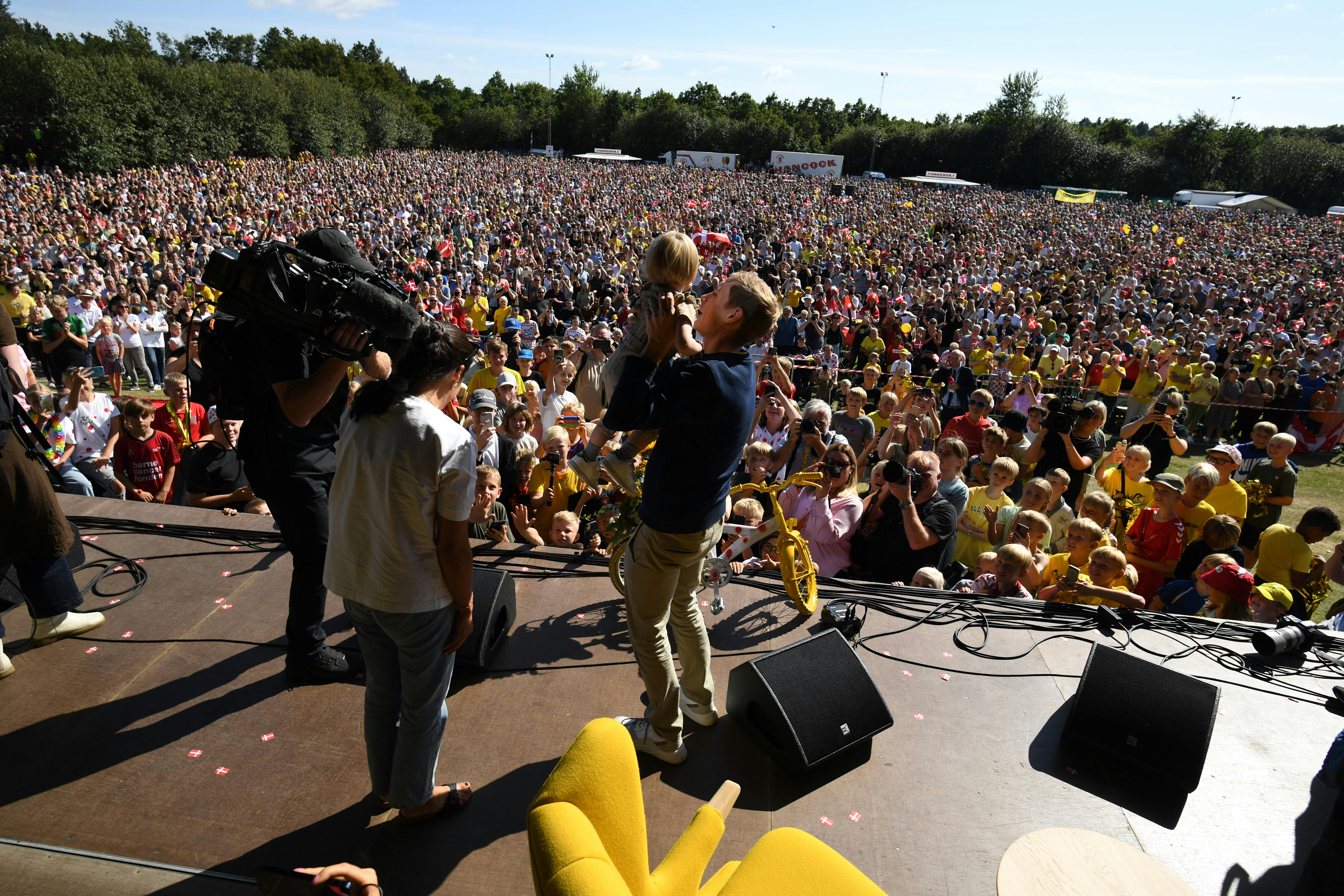 Datteren Frida er igennem touren også løbet med en del af opmærksomheden.