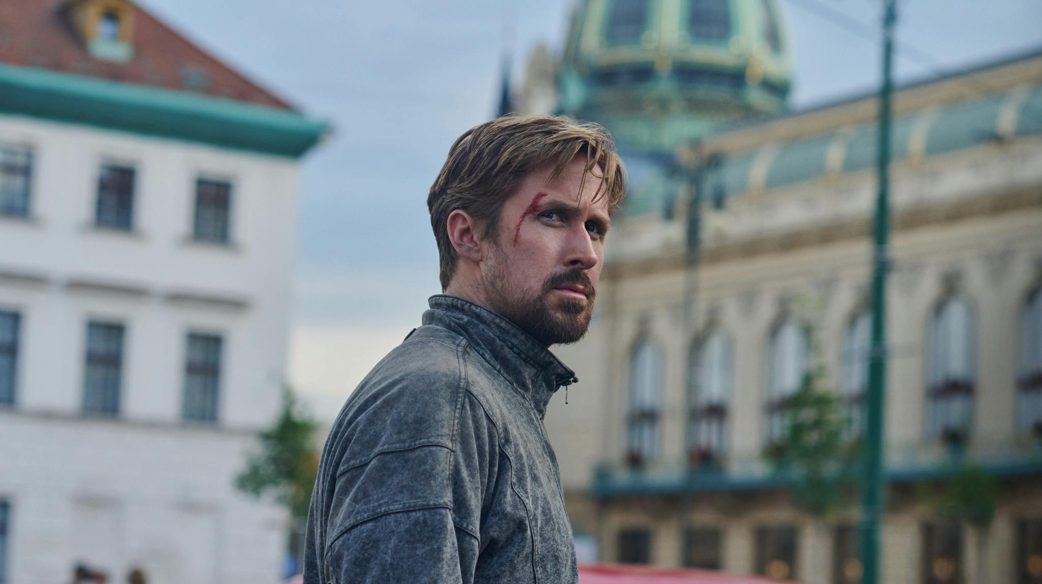Ryan Gosling spiller hovedrollen i "The Gray Man" - den dyreste Netflix-film nogensinde.