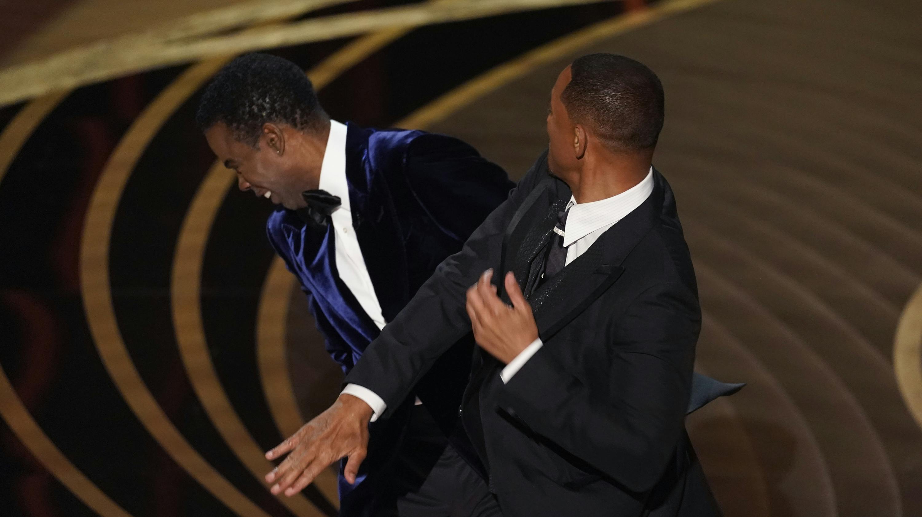 I dagene efter lussingen var folket delt op i to. Dem, der mente Chris Rock, havde fortjent det og dem, som mente Will Smith havde handlet forkert. 