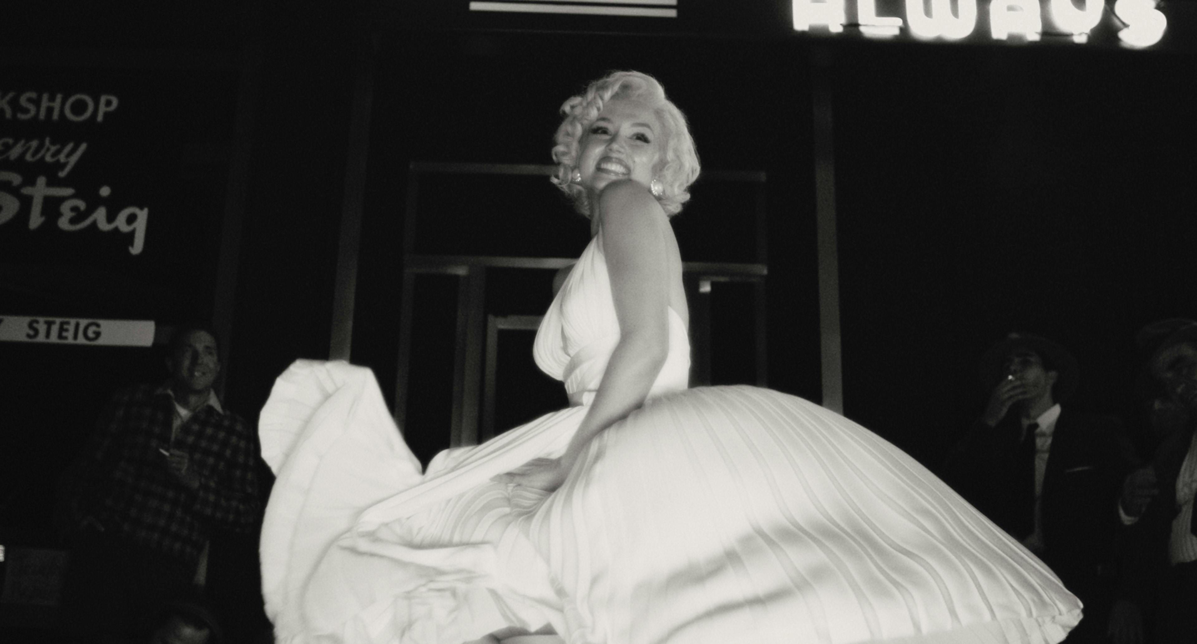 Alle de ikoniske øjeblikke fra Marilyn Monroes karriere forventes at være med i "Blonde", der har premiere på Netflix den 28. august. 
Her er øjeblikket fra indspilningerne til "The Seven Year Itch" gengivet. 