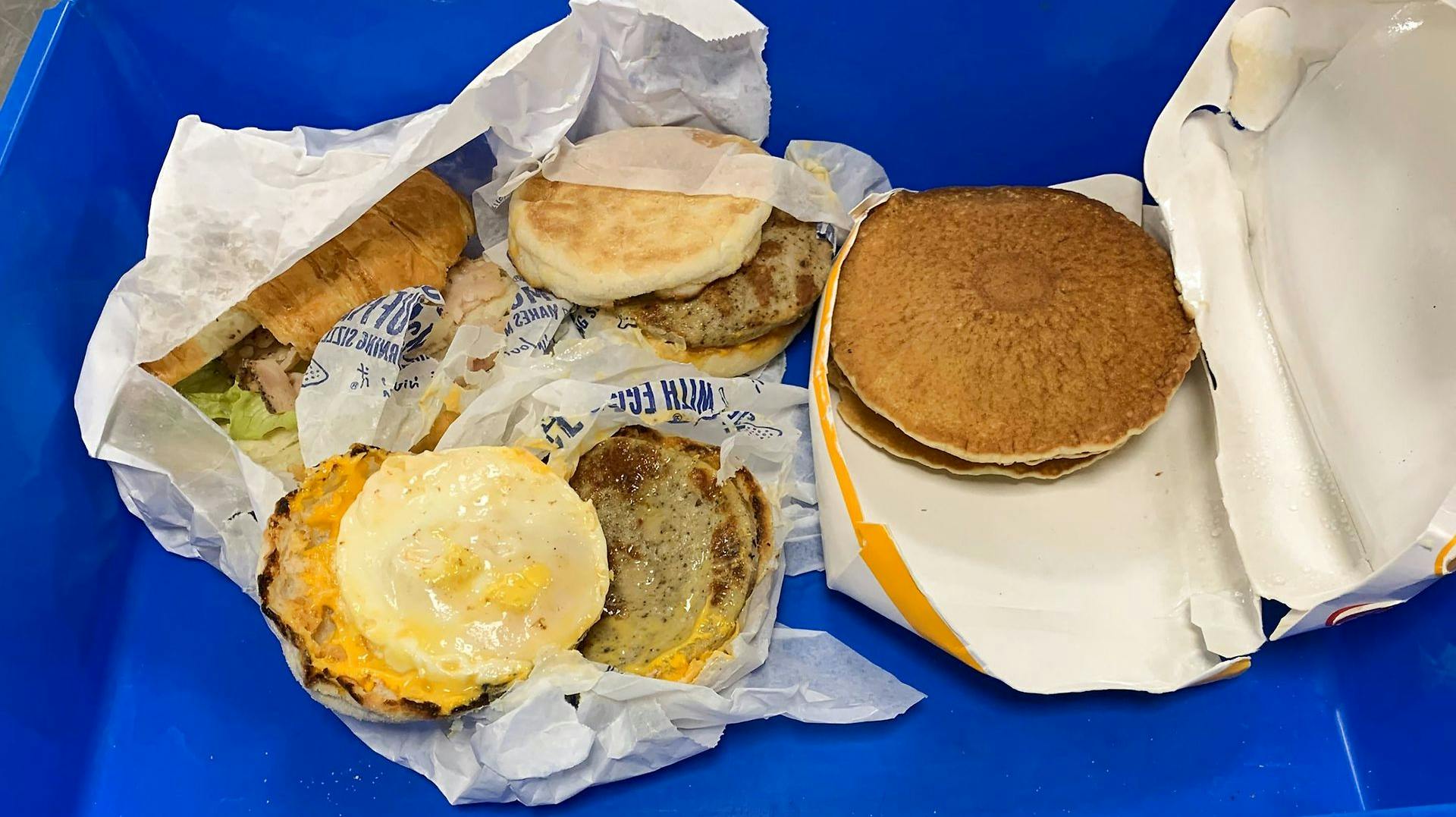 Pris: 13.600 kroner. Det må en backpacker sande, efter at vedkommende forsøgte at smugle to McMuffins og en croissant ind i Australien.