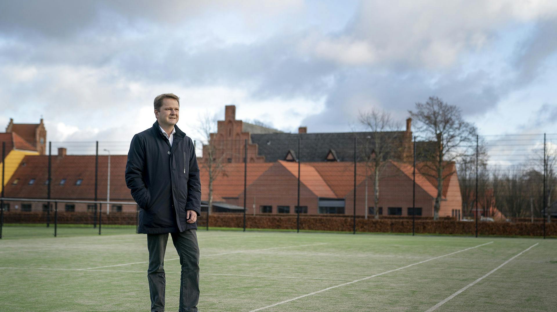 Mikkel Kjellberg skal fremover undervise eleverne på Næstved Gymnasium i kemi og matematik.