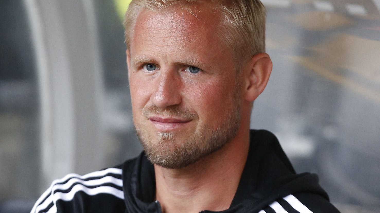 Målmanden har brugt en stor del af sit liv i England, men skal nu til at lære at begå sig på Fransk.
