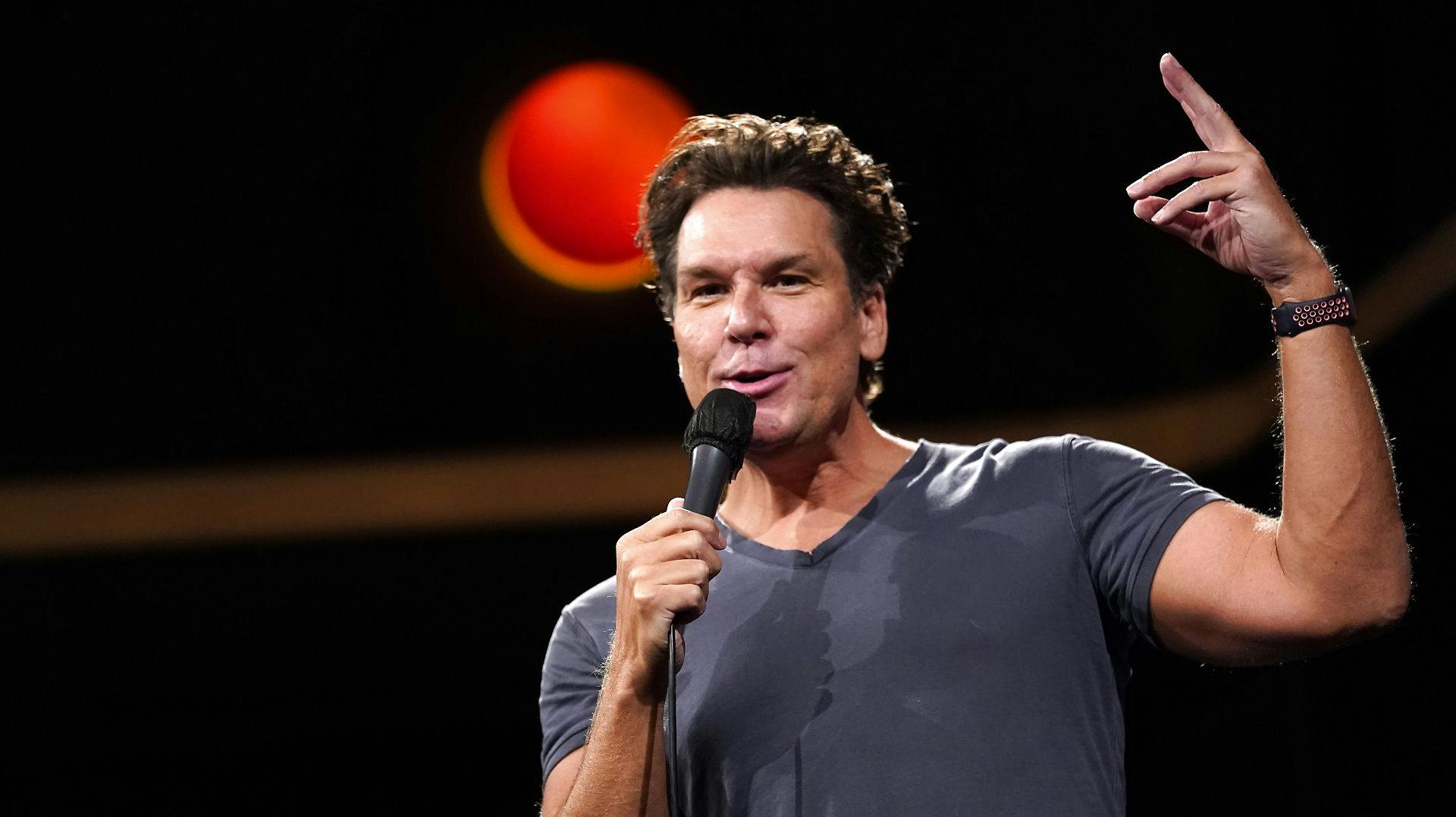 Komikeren og skuespilleren Dane Cook skal giftes.