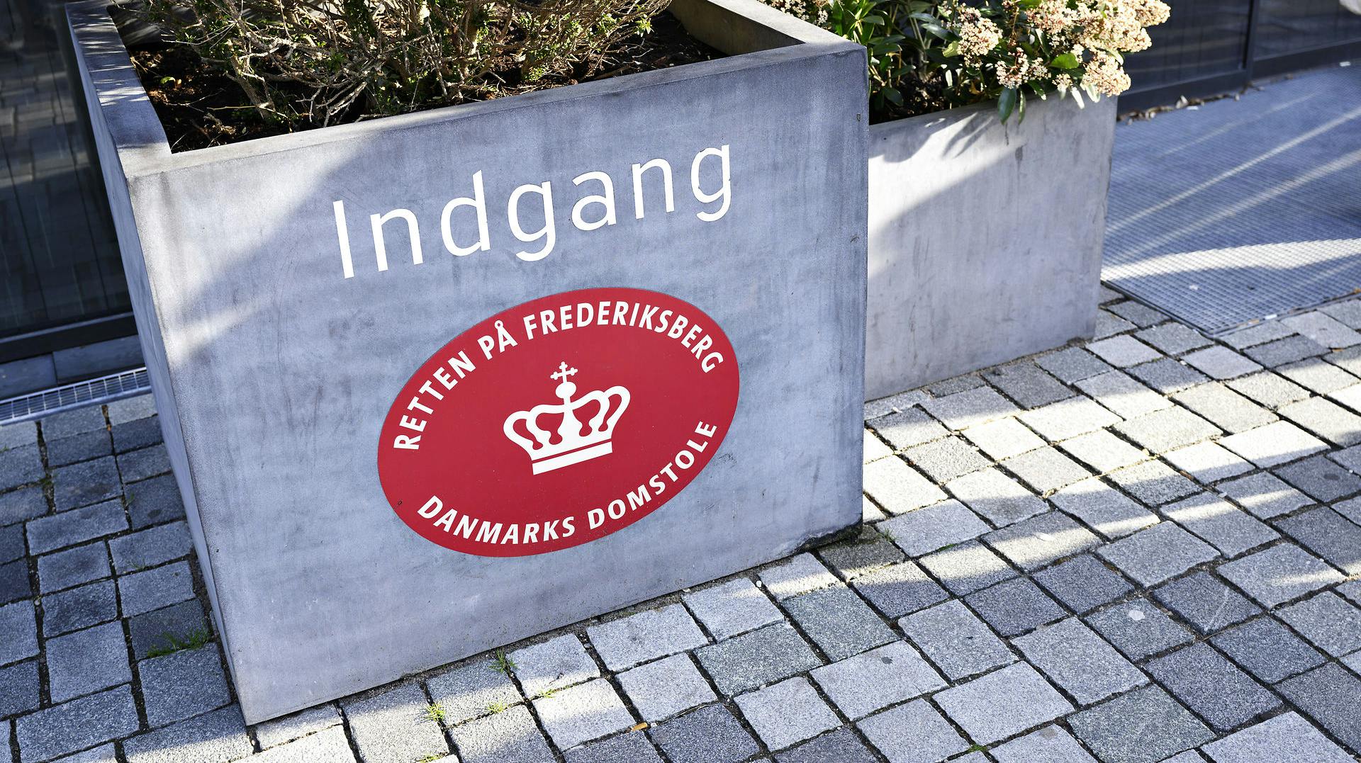 To personer har allerede erkend sig skyldige, mens sagen mod de to øvrige tiltalte efter planen skal behandles ved Retten på Frederiksberg fra december.