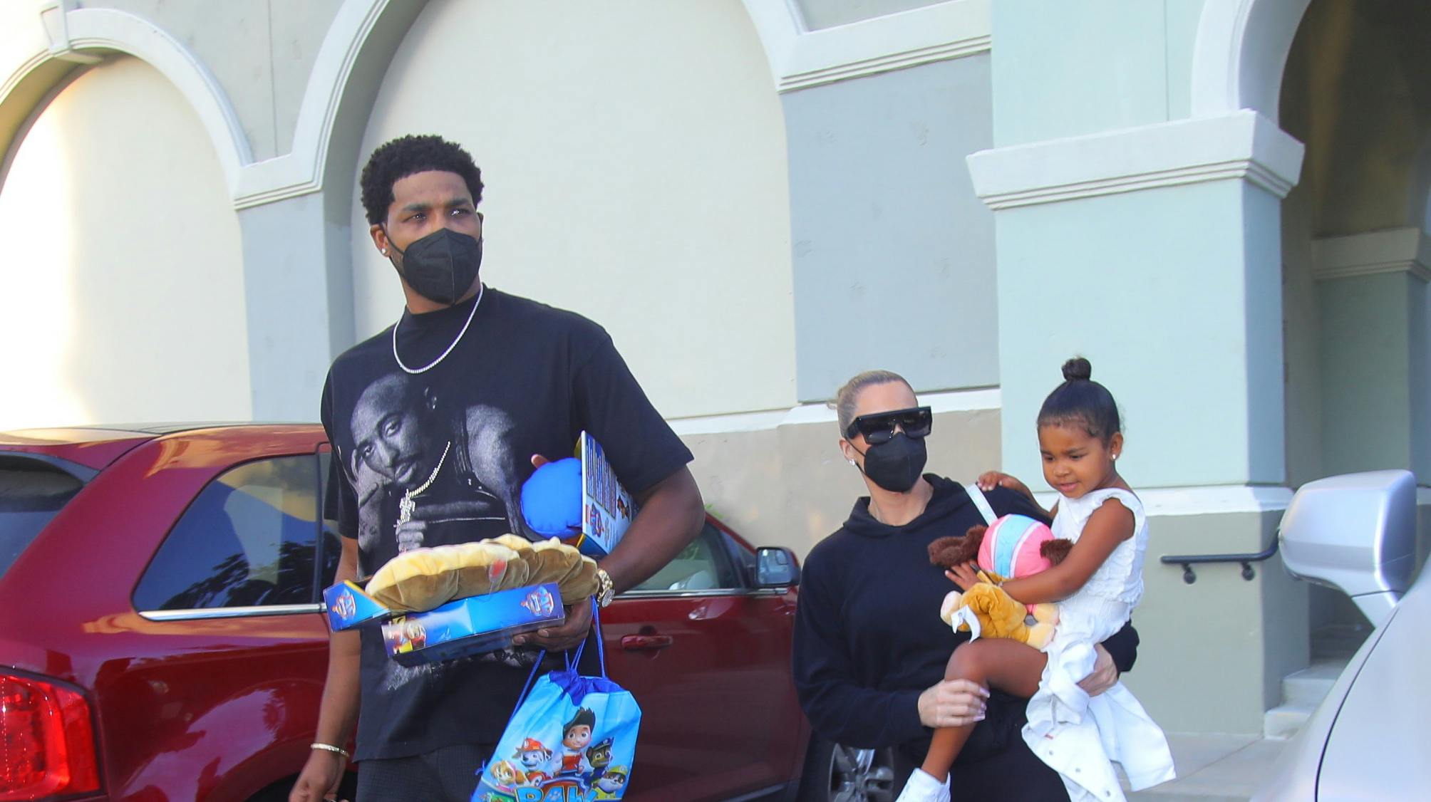 Khloe Kardashian og Tristan Thompson med datteren True