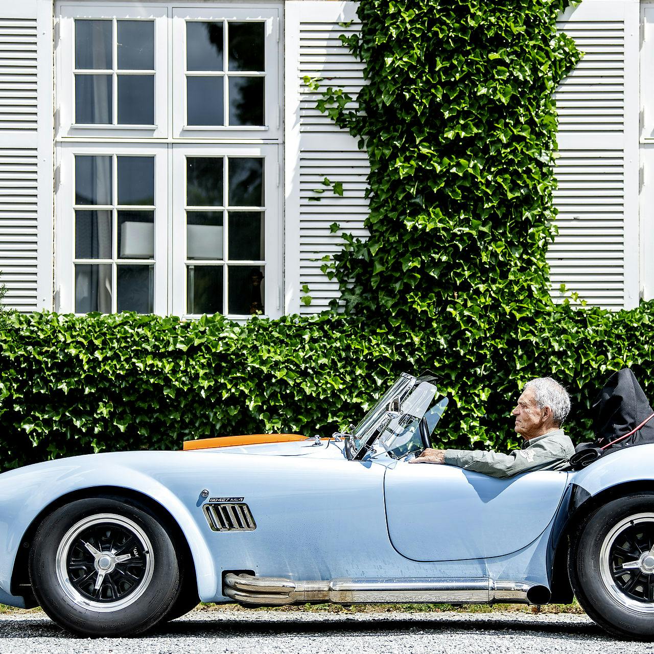 Karsten Ree er en af Danmarks rigeste personer. Alligevel er det selv for ham en pæn slat penge at smide to millioner kroner for at kunne parkere sine biler.