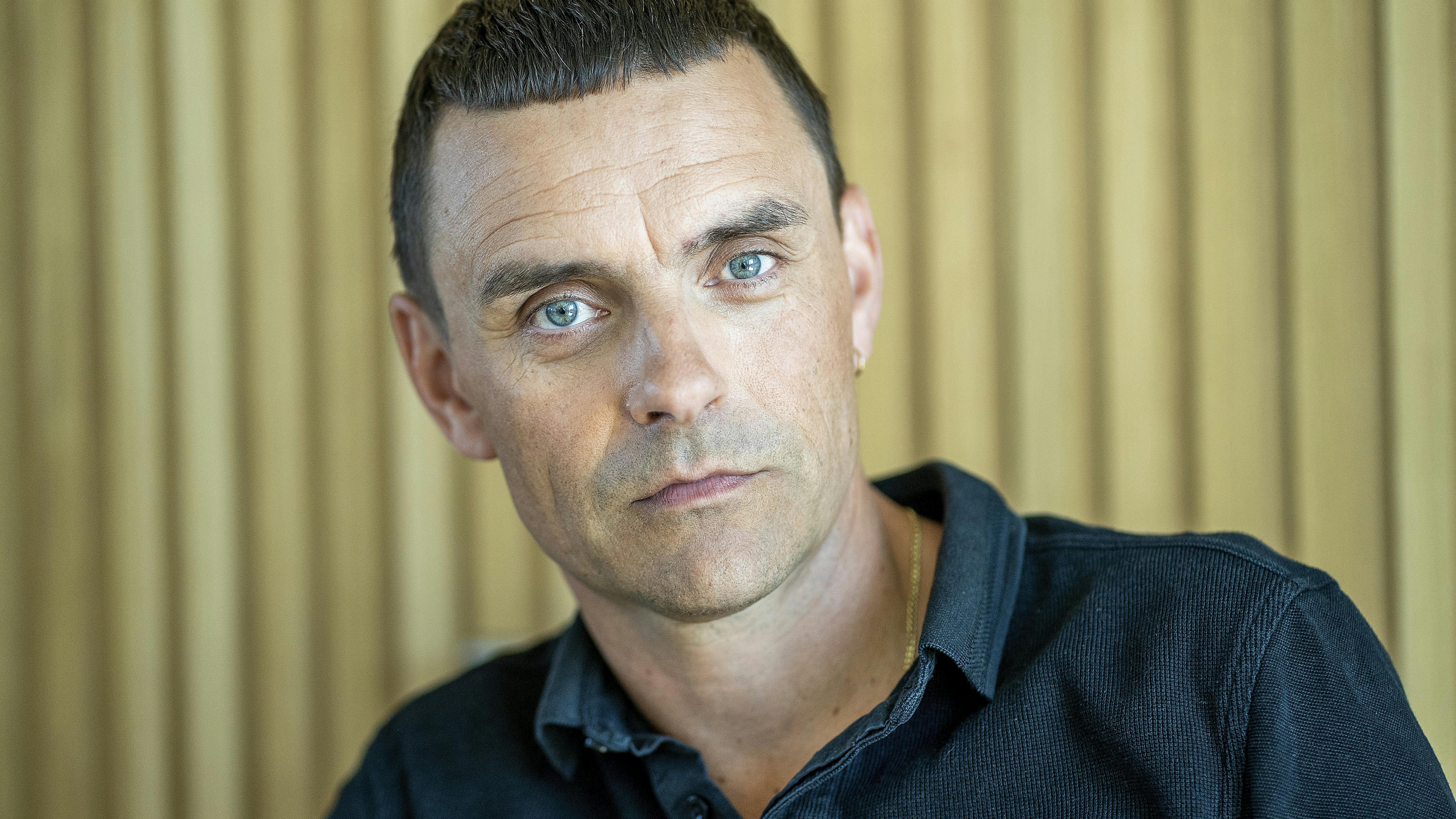 Efter adskillige forsøg er det endelig lykkedes TV 2 at lokke Simon Kvamm med i "X Factor". 