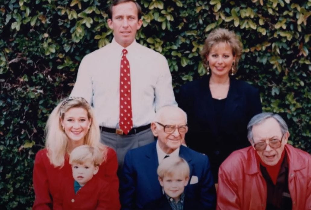 Armie Hammer er født ind i en særdeles velhavende familie, hvis hemmeligheder bliver afsløret i "House of Hammer". 