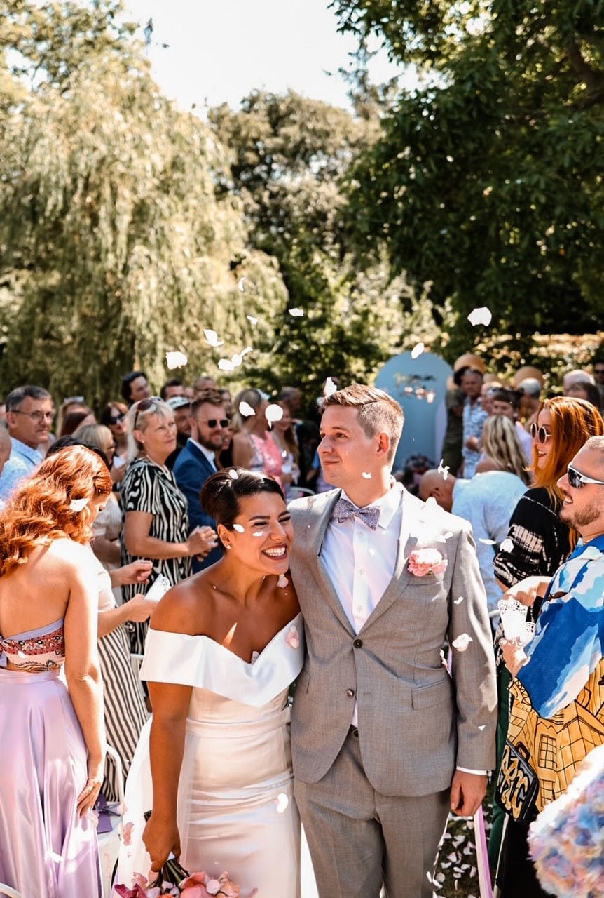 I det smukkeste solskinsvejr er "Bagedyst"-stjerne Jasmin Gabay blevet gift med sin ægtemand – for anden gang