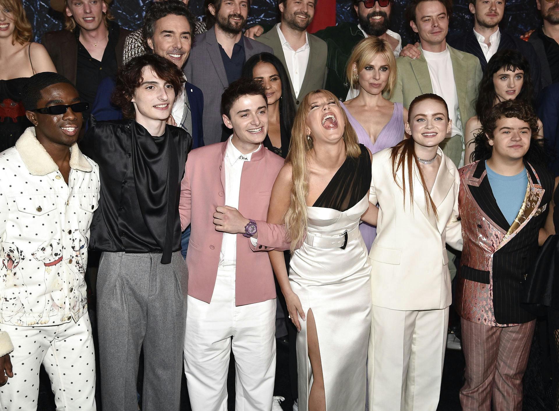 Hele "Stranger Things"-holdet: Caleb McLaughlin (tv.) Finn Wolfhard, Noah Schnapp, Millie Bobby Brown, Sadie Sink og Gaten Matarazzo til premieren på fjerde sæson i New York i maj 2022.
