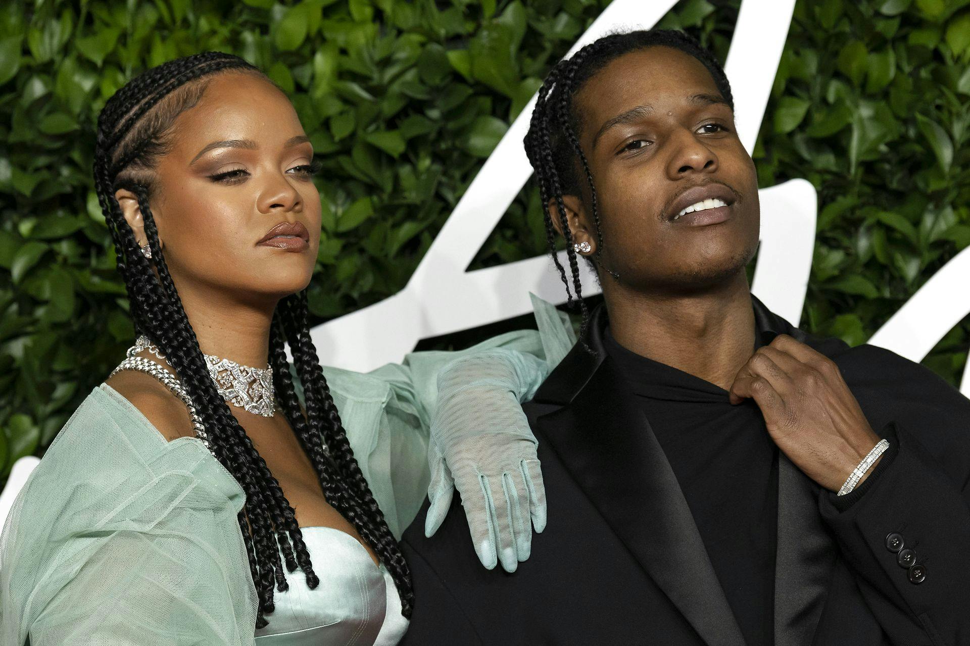 Arkivfoto af ASAP Rocky og kæresten, sangerinden Rihanna, på den røde løber.
