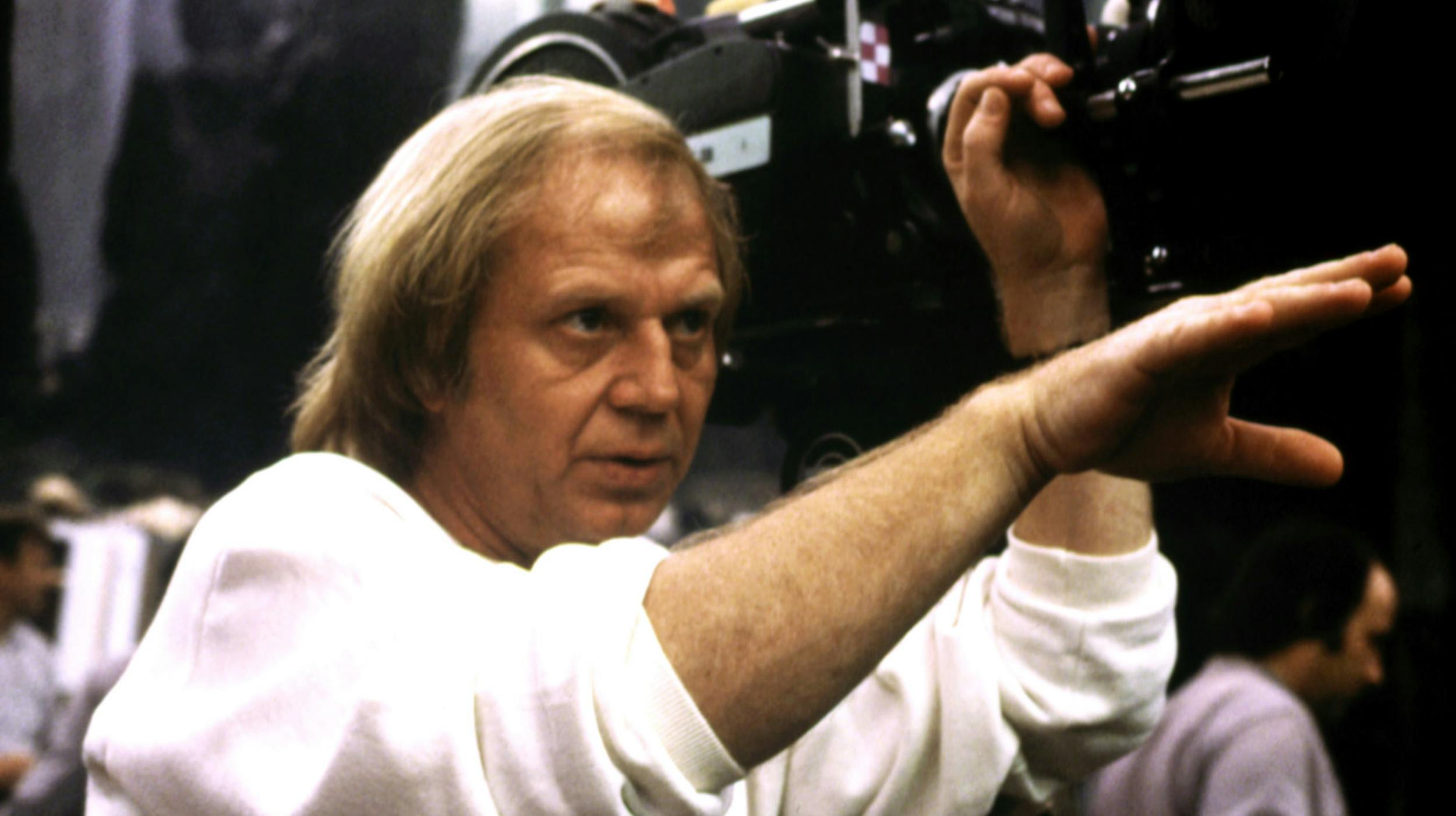 Wolfgang Petersen på arbejde på filmen "Enemy Mine" i 1985