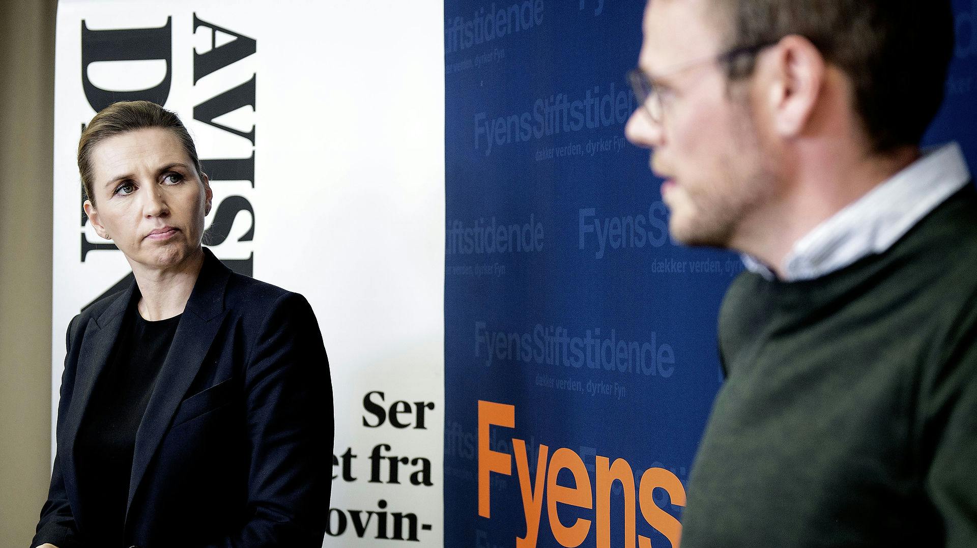 Her ses statsminister Mette Frederiksen til et læsermøde, som Avisen Danmark stod bag. I dag røg chefredaktøren ud, fordi ejerne hellere vil have en anden, der er mere digitalt orienteret.