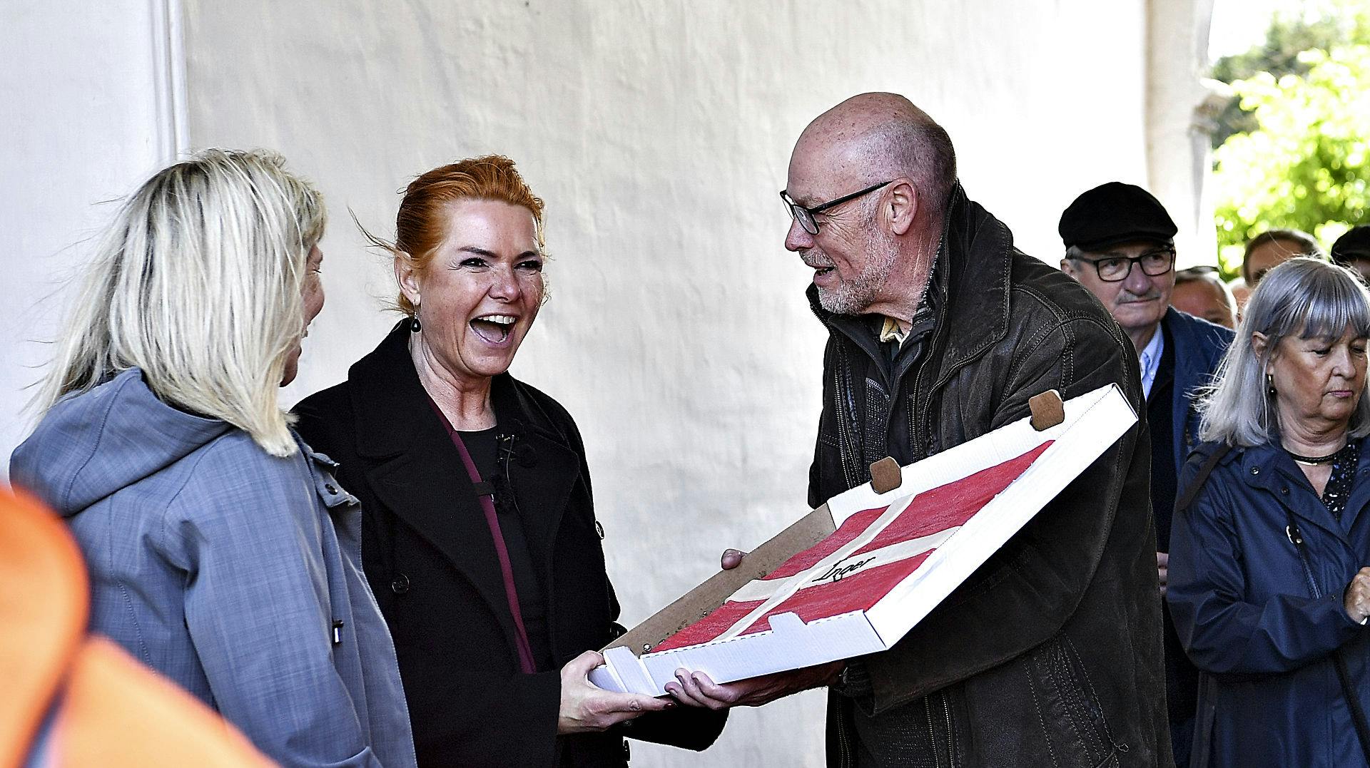 Inger Støjberg har i den grad Danmark i sin hule hånd. Alt tyder lige nu på, at den rigsretsdømte politiker kan få en afgørende betydning for, hvordan en kommende borgerlige regering sættes sammen. Måske med hende som minister igen.