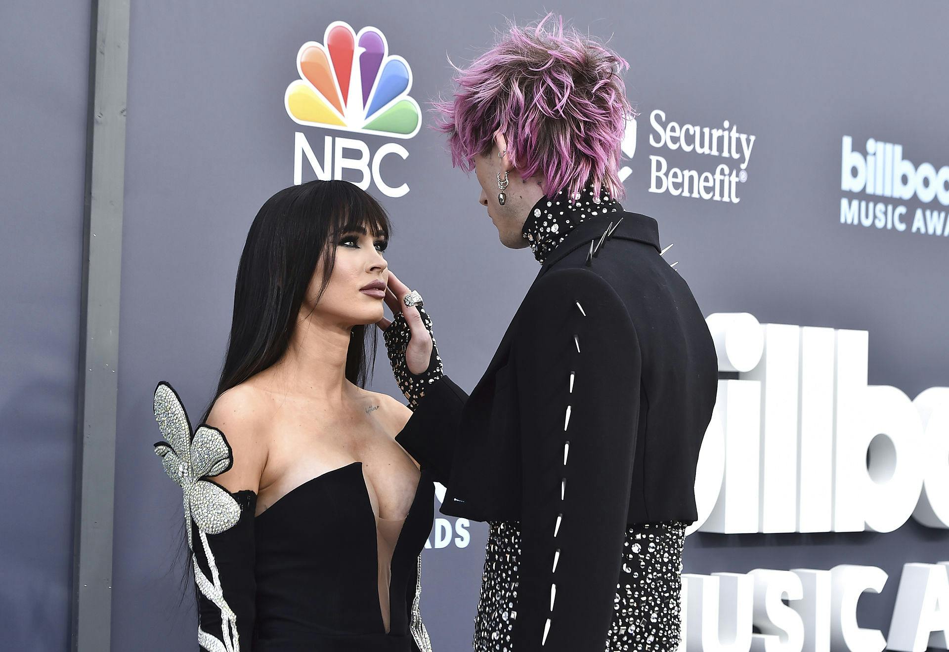 Er vi okay, skat? De seneste dage har der floreret rygter om, at Machine Gun Kelly og Megan Fox er gået fra hinanden.
