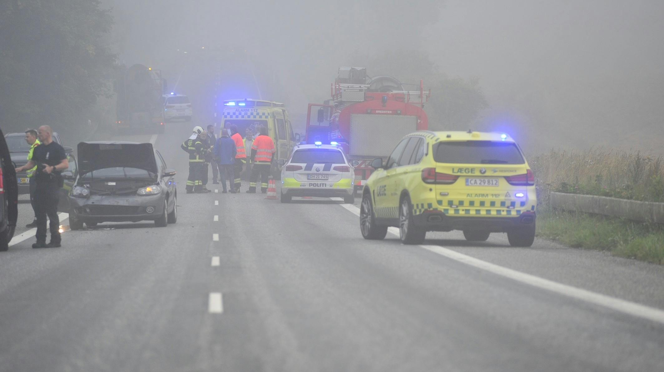 Flere politibiler og ambulancer var til stede på Ballevej.