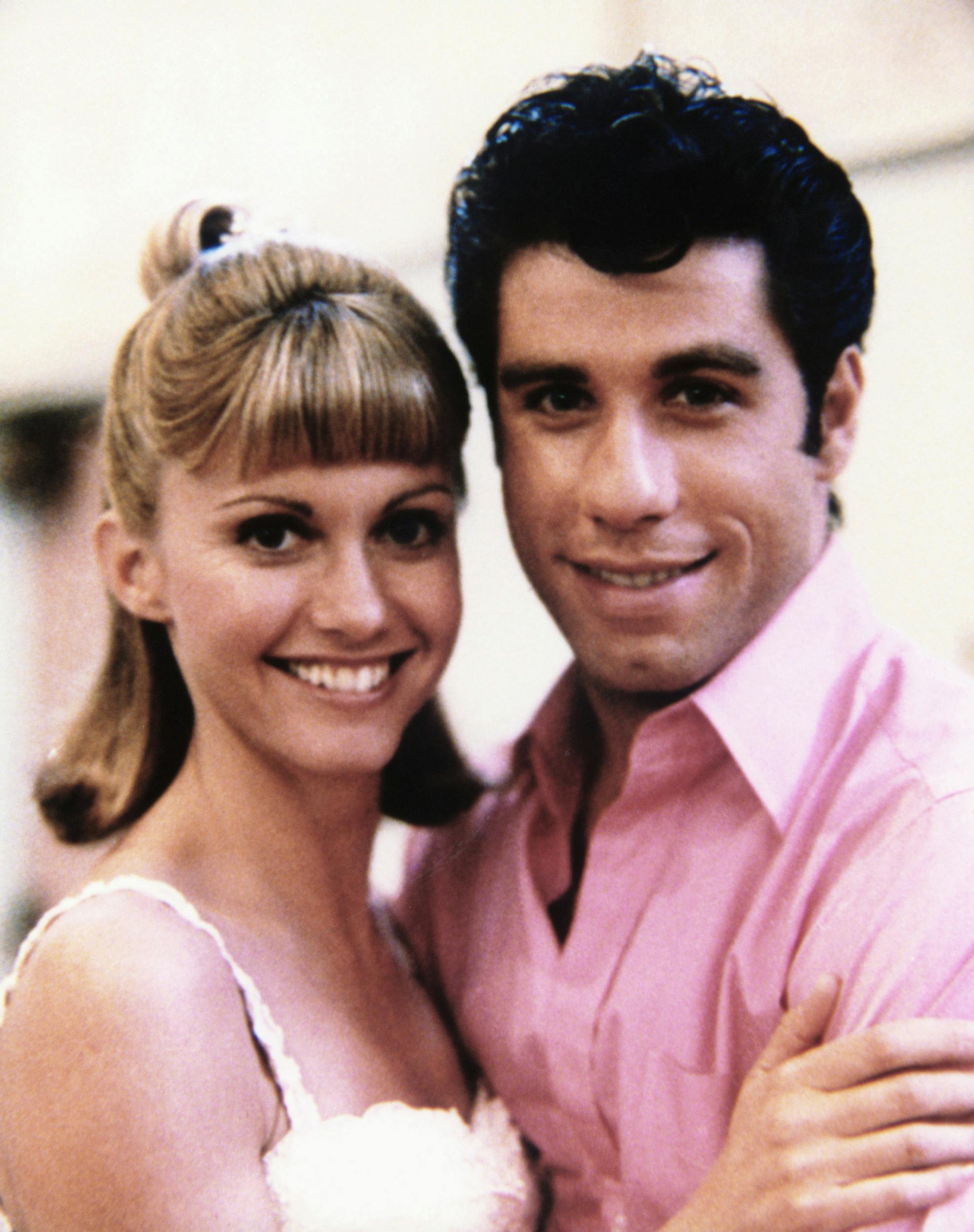 Olivia Newton-John sang sig til tops overfor John Travolta i "Grease" fra 1978. De to havde de ikoniske roller som hhv. Sandy og Danny. Mandag i sidste uge døde hun i en alder af 73 år.&nbsp;
