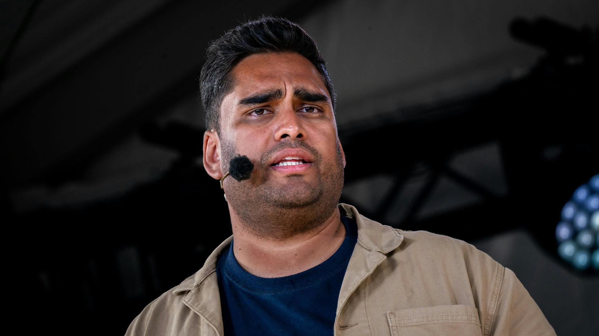 Politisk leder for Frie Grønne, Sikandar Siddique, har anmeldt en person, der har sendt ham dødstrusler,