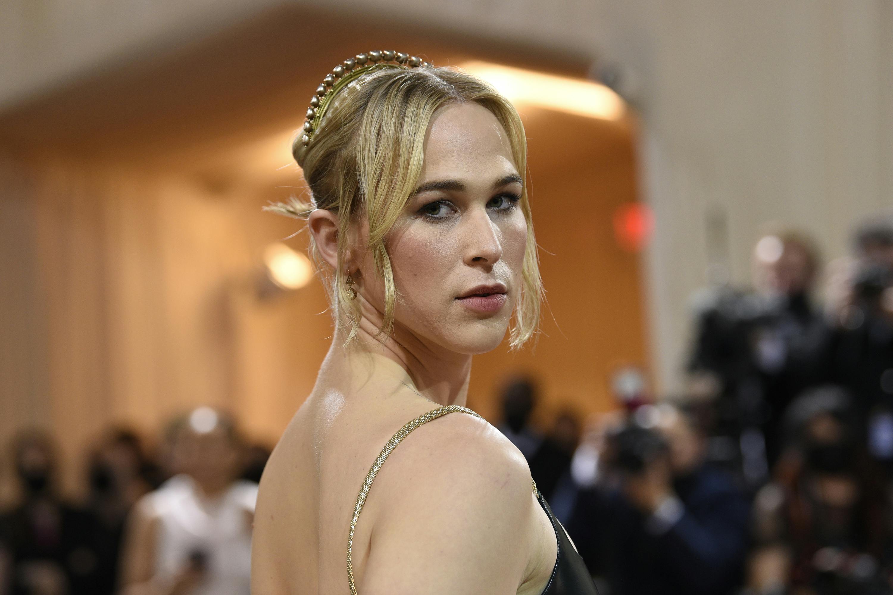 Tommy Dorfman ville være sprunget ud som transkønnet tidligere, hvis det ikke havde været for sin rolle i Netflix-serie.
