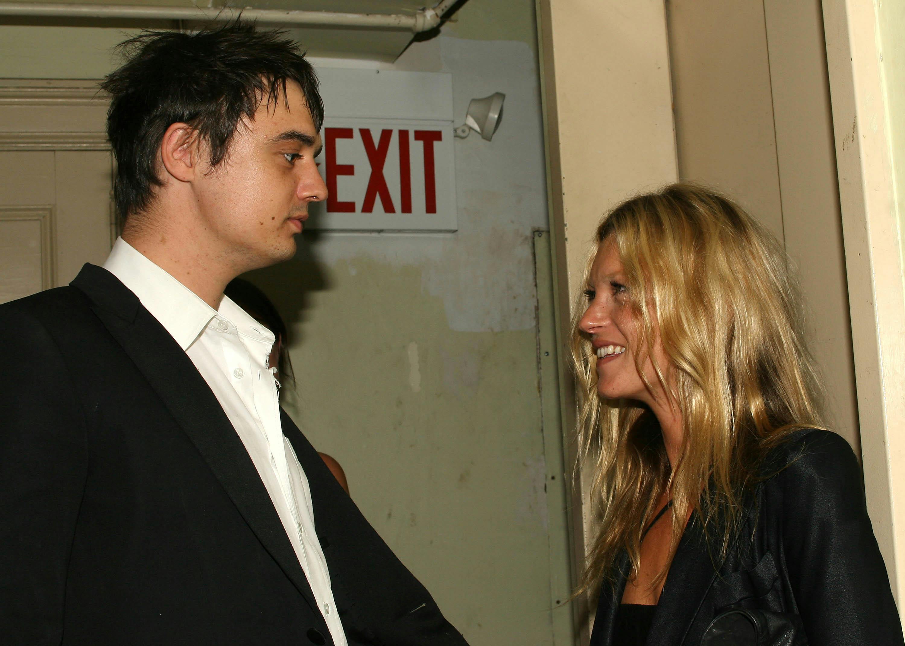 Kate Moss og kæresten Pete Doherty i New York i 2005.&nbsp;
