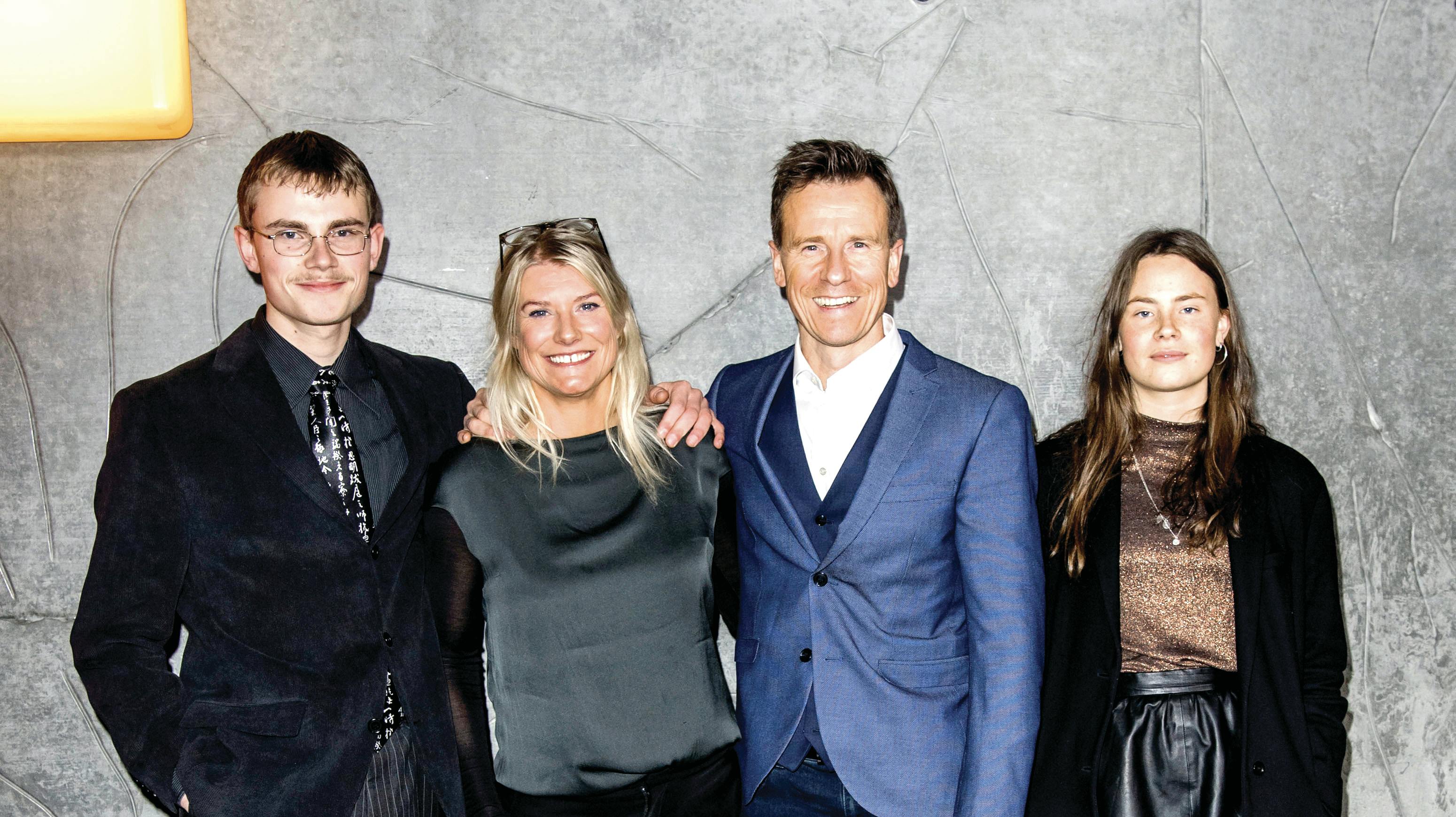 Her ses Markus Grigo sammen med kæresten Susanne Christoffersen. De er flankeret af hans børn Christopher og Caroline.