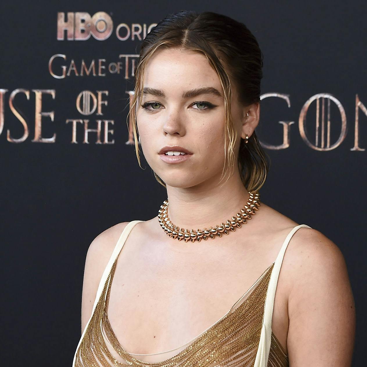 Milly Alcock til premieren på "House of the Dragon" i Los Angeles.