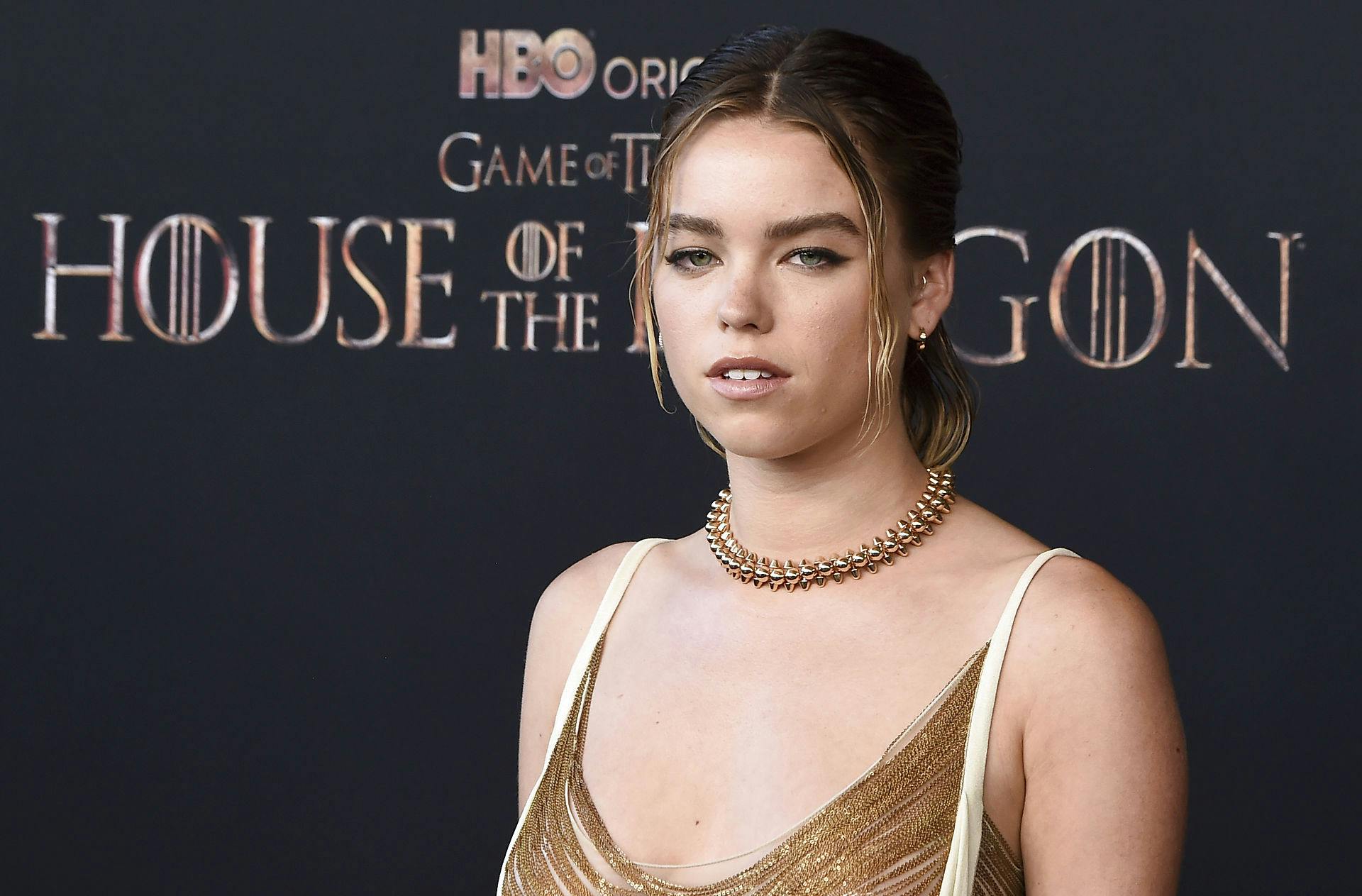 Milly Alcock til premieren på "House of the Dragon" i Los Angeles.