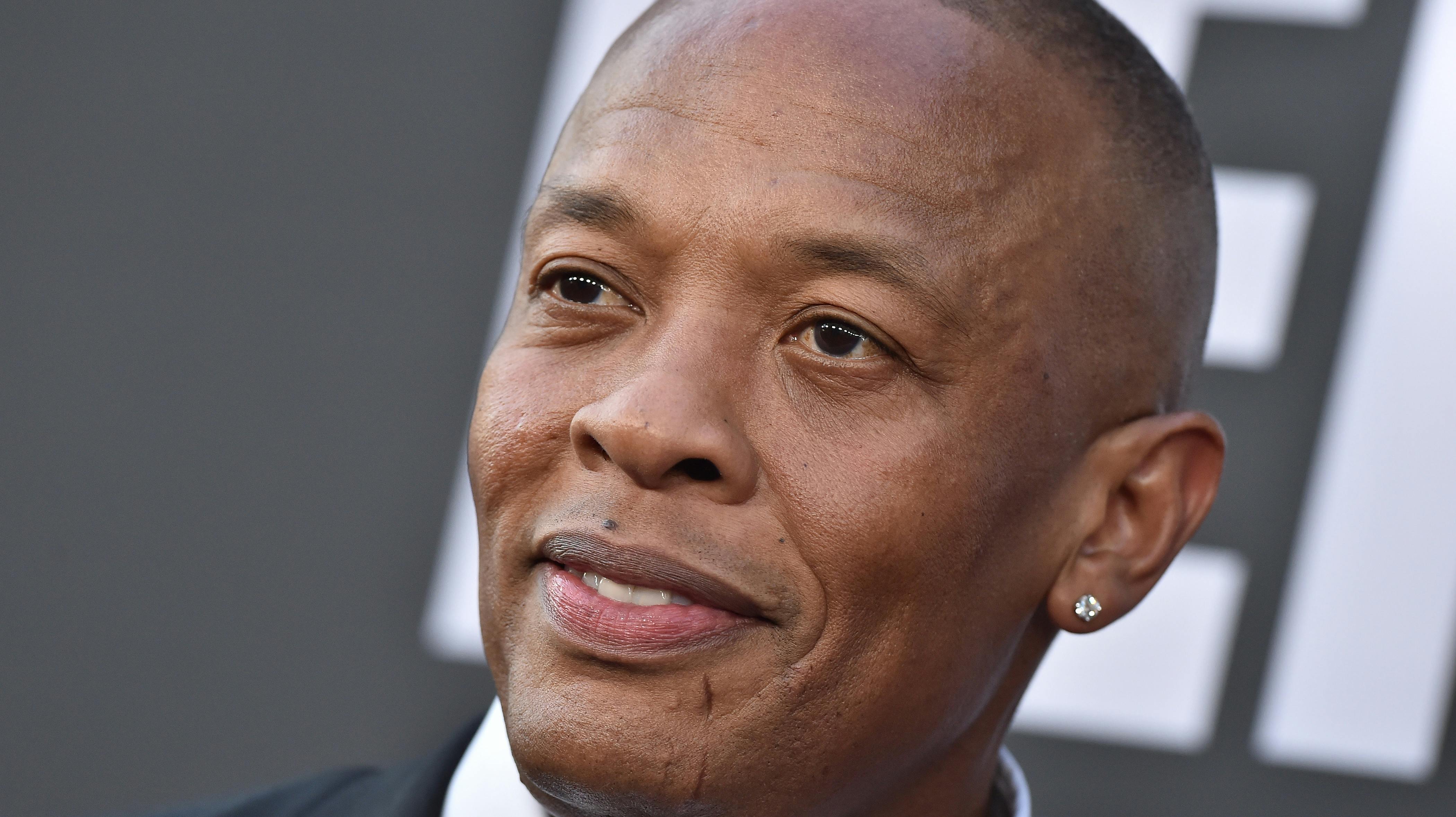 Dr. Dre var tæt på at dø, da han i 2021 fik en hjerneblødning.