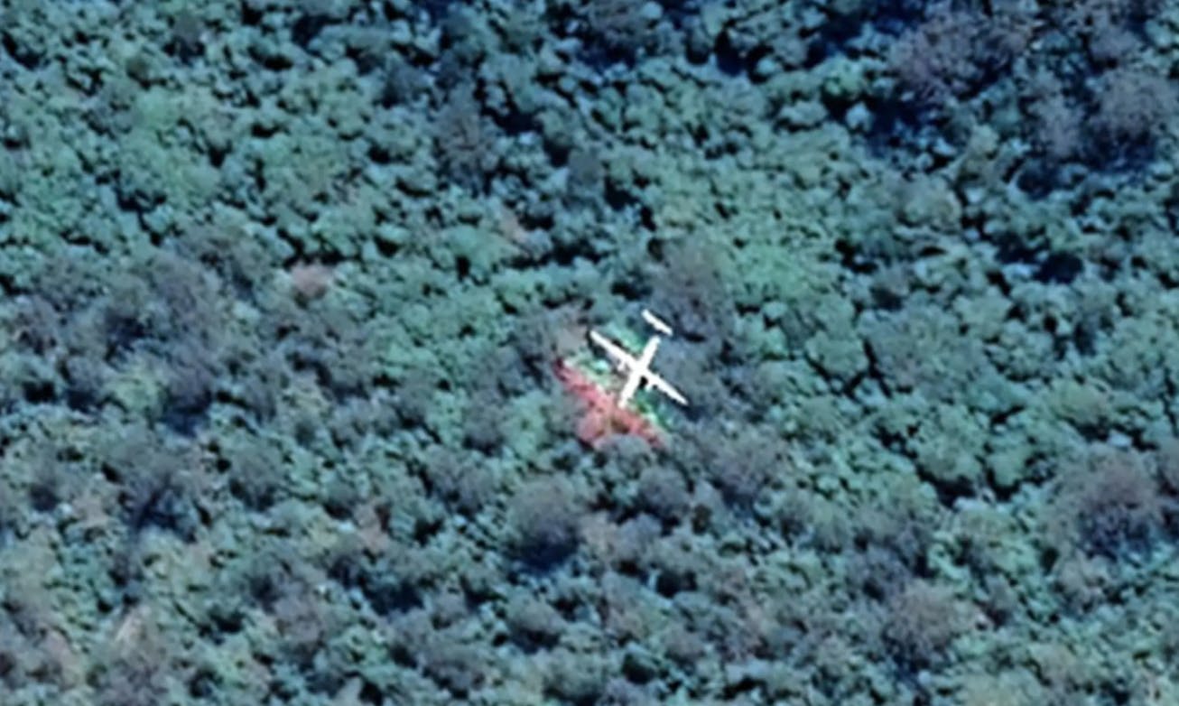 Viser dette billede om et nedstyrtet fly?