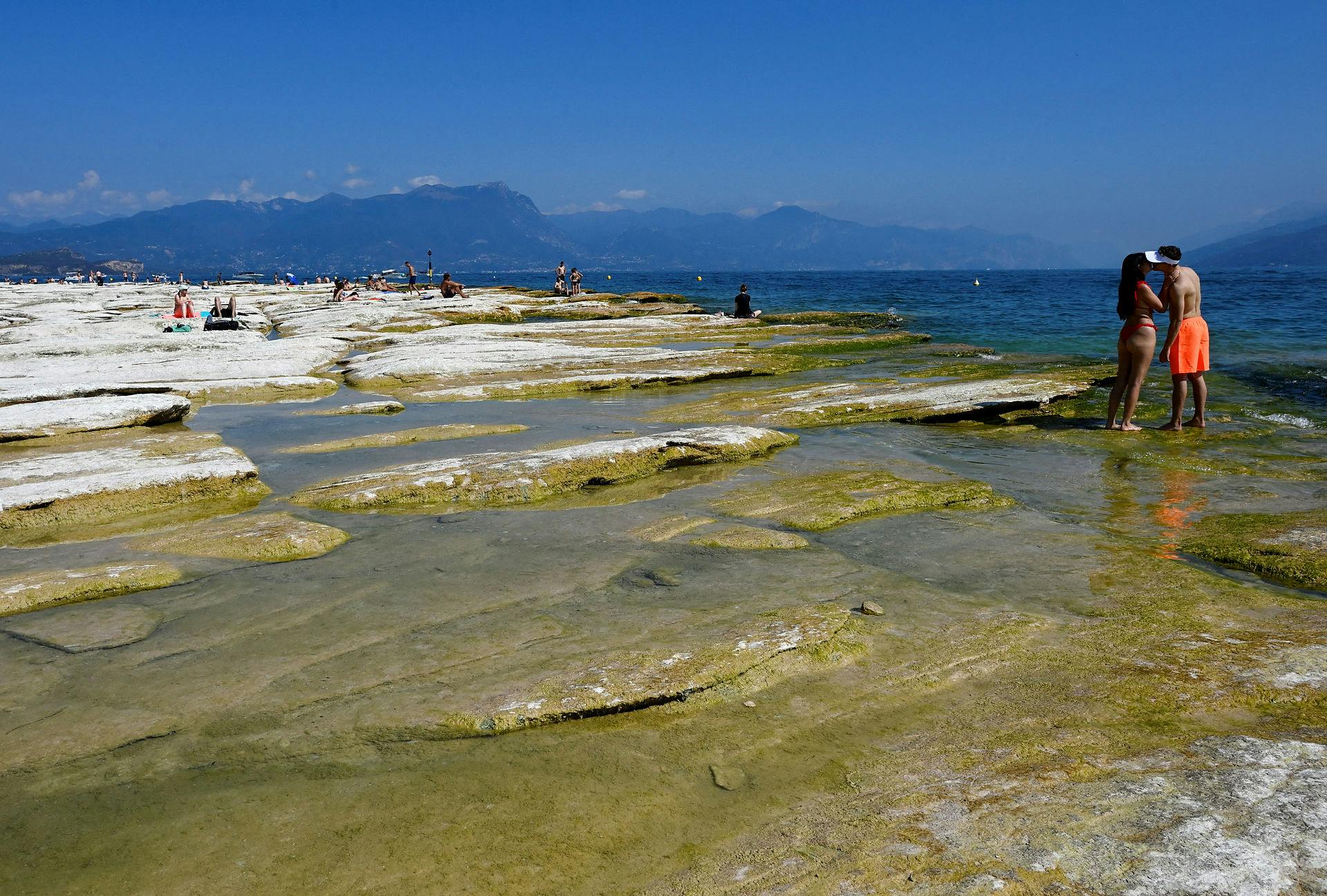Den værste tørke i 70 år har ramt området her ved Gardasøen i Italien.