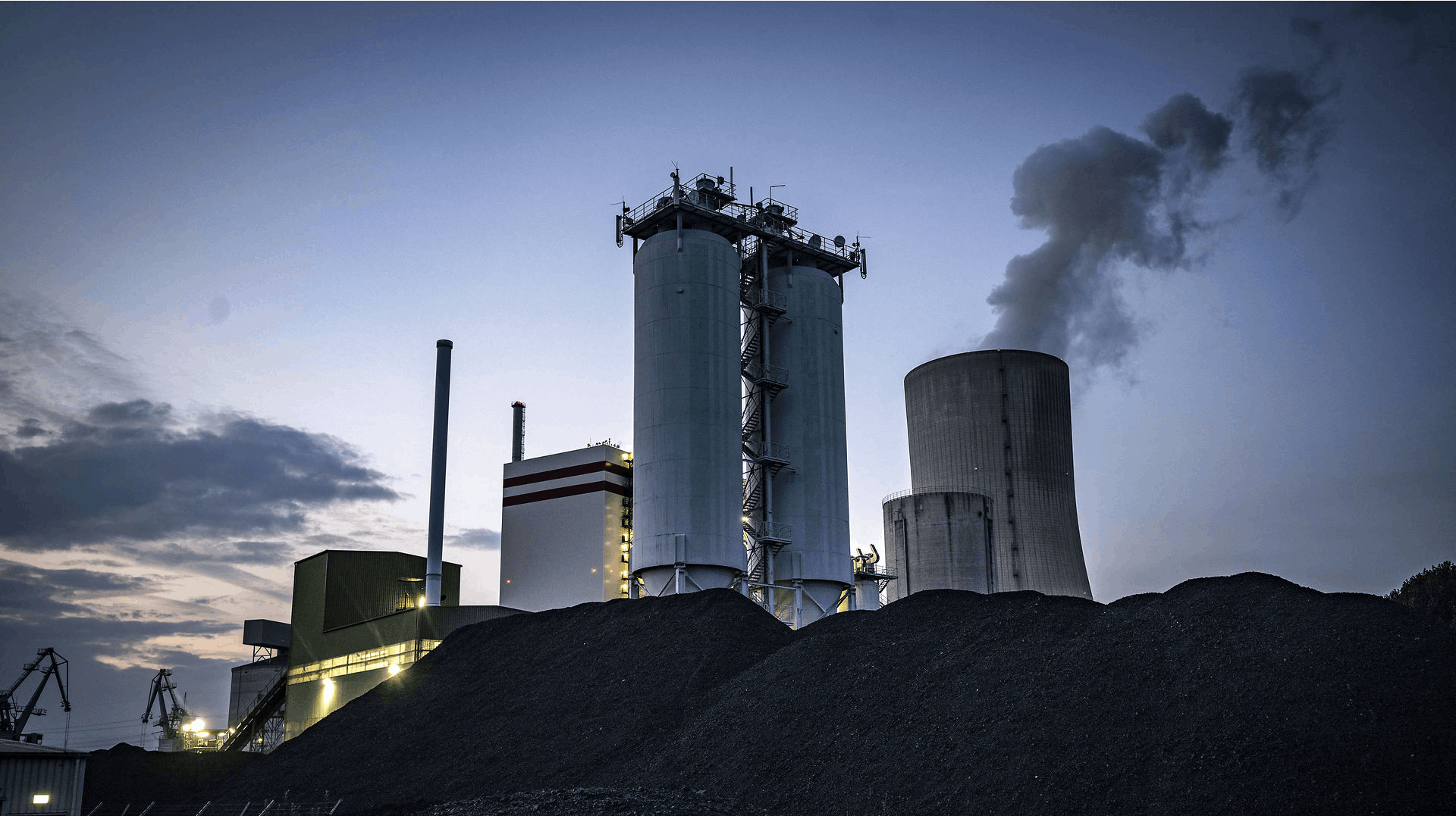 Det er noget lort for miljøet, men alternativet er meget værre her og nu. Derfor åbnes der op for kulkraftværker som dette rundt om i Europa.