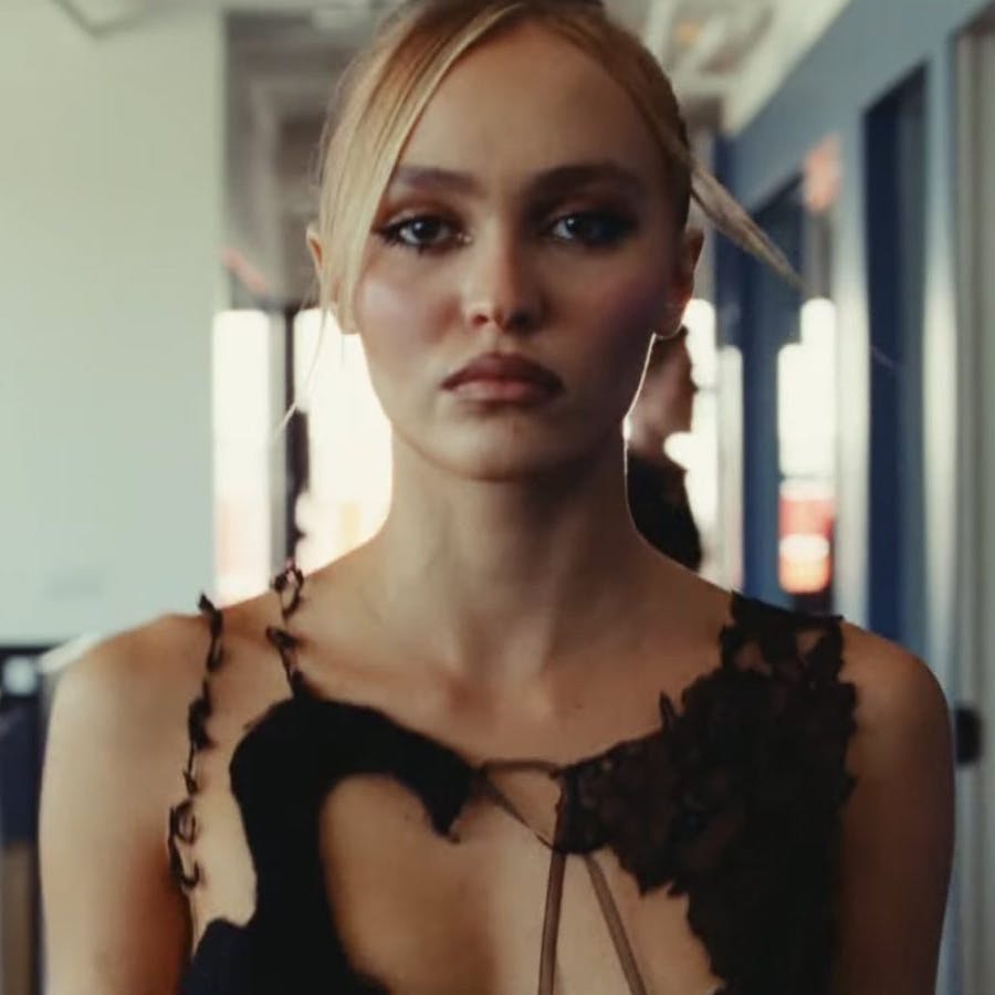 Kendisdatteren Lily-Rose Depp spiller en af hovedrolleren i "The Idol". 
