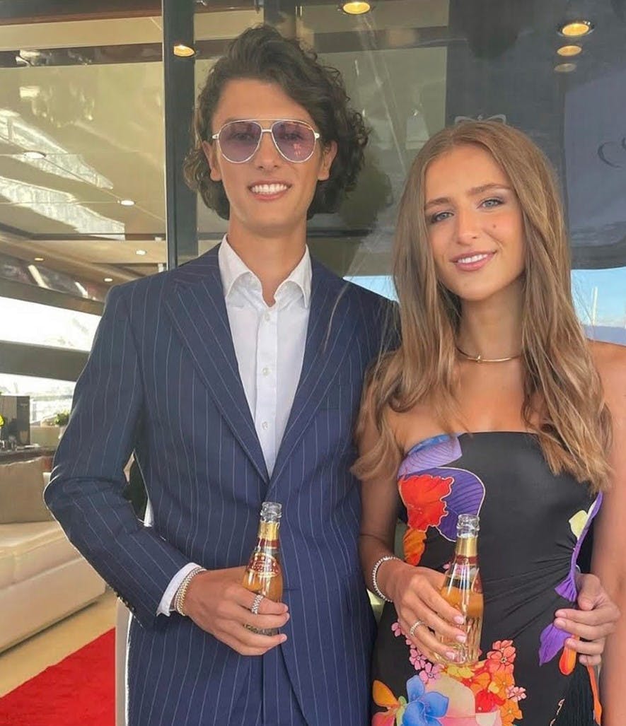 For nylig stillede parret op sammen som markering af alvoren af deres forhold.