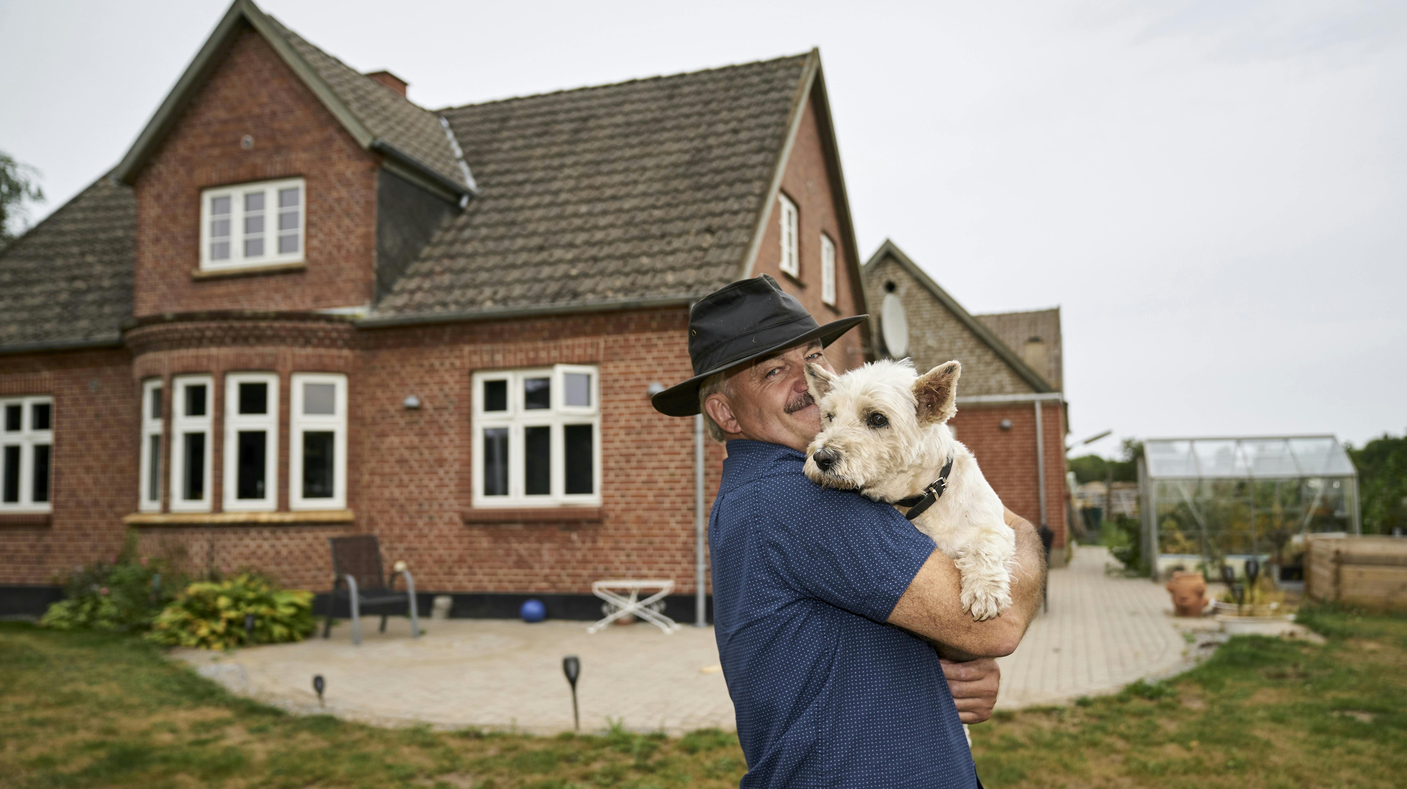 Selv om 16-årige Oscar er en god ven, så håber Leif, at der også kommer kvindeligt selskab på gården på Nordfyn.