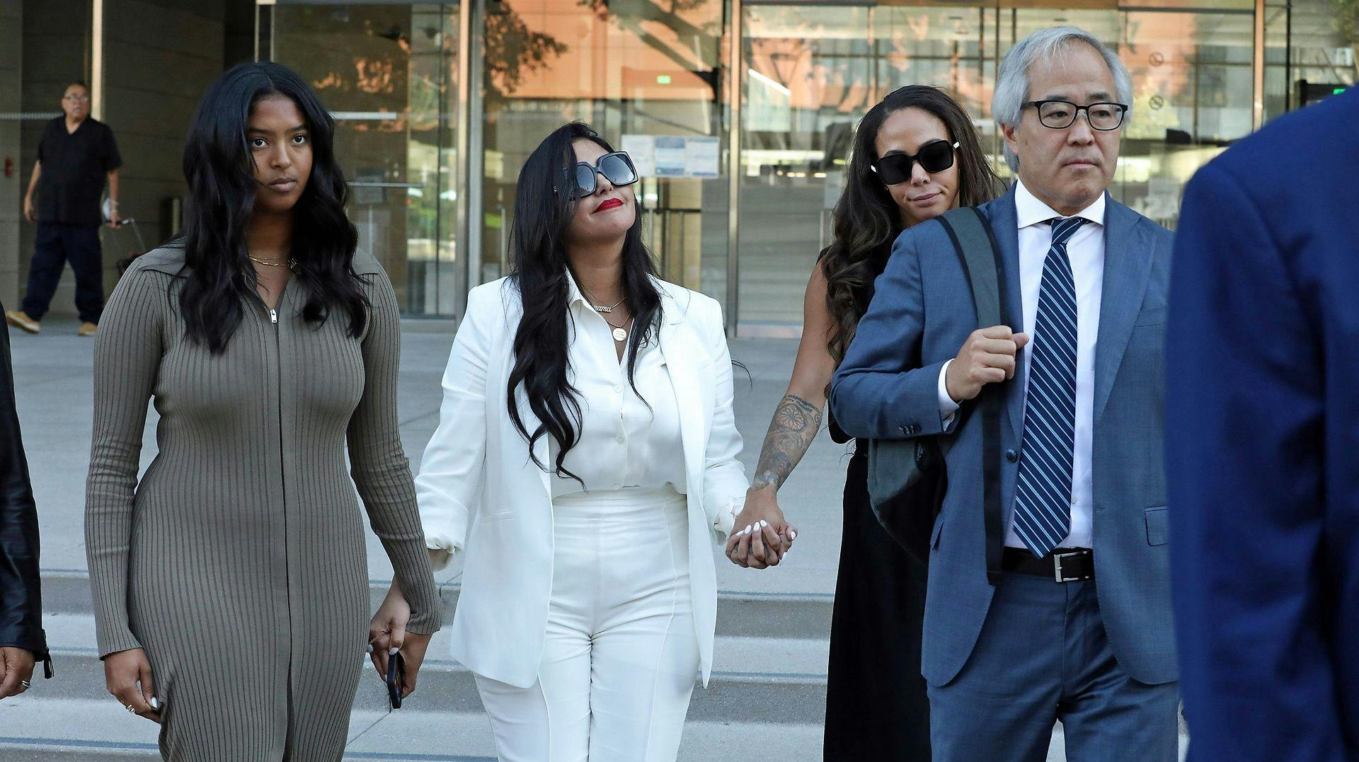 Kobe Bryants enke får kæmpe erstatning.