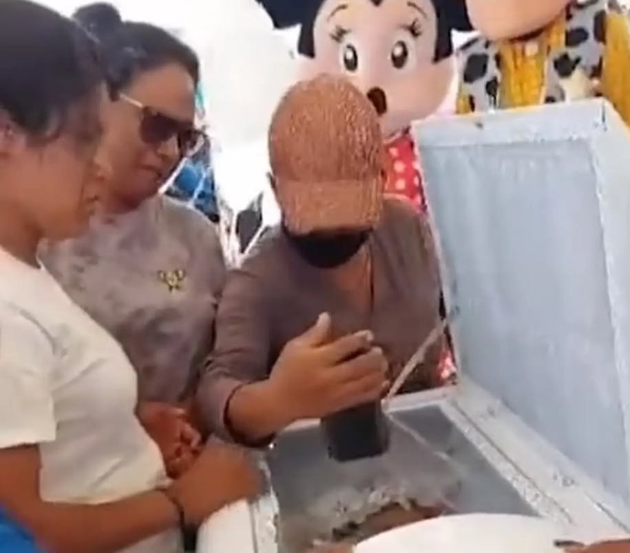 Familie og venner stod samlet for at sørge over tabet af deres elskede Camila Martinez, da det gik op for dem, at den lille pige stadig var i live. 