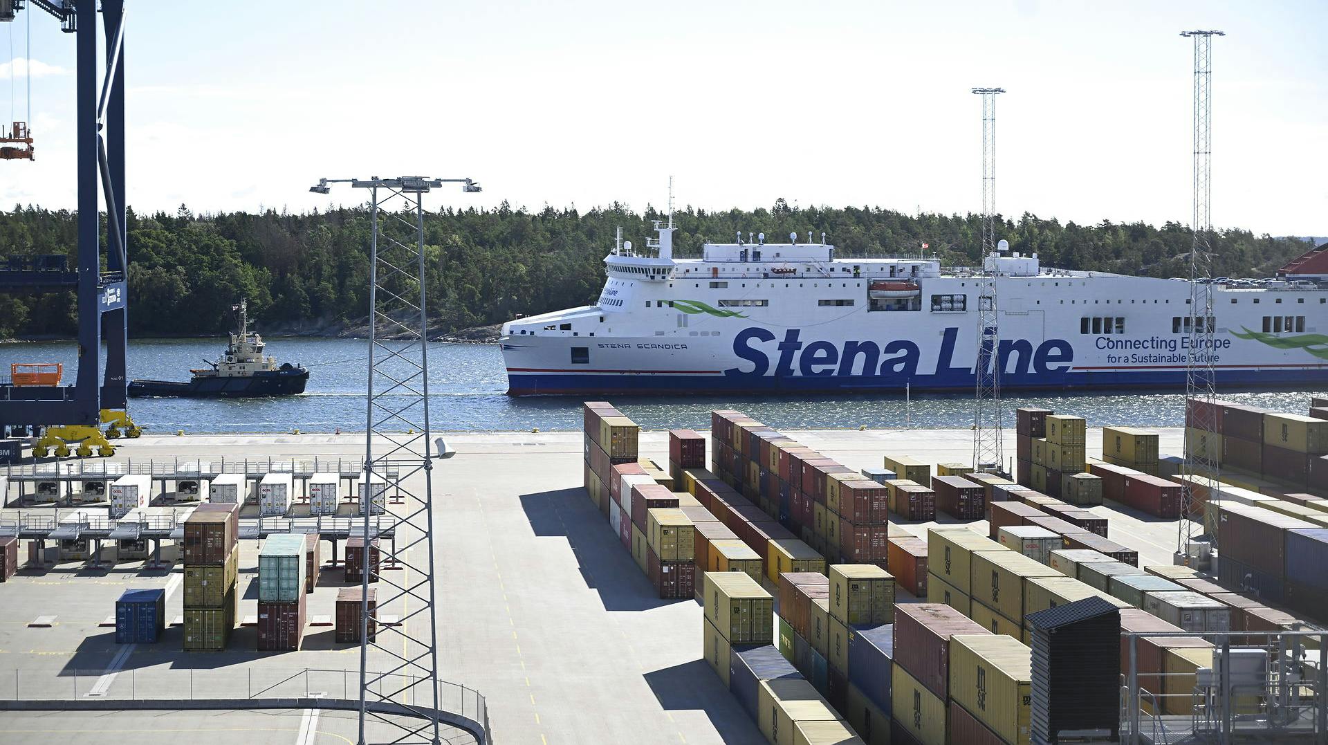 Færgen er nu kommet sikkert i havn.