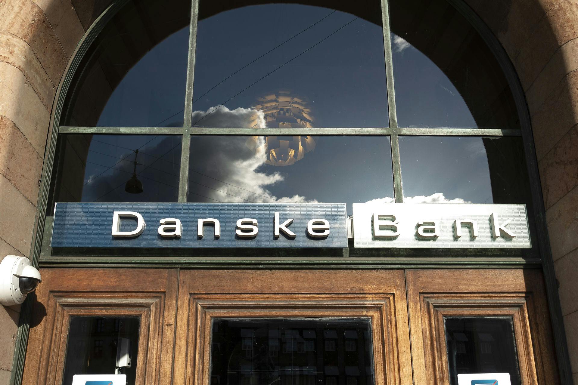 Danske Bank hjælper 90.000 danskere med gæld.