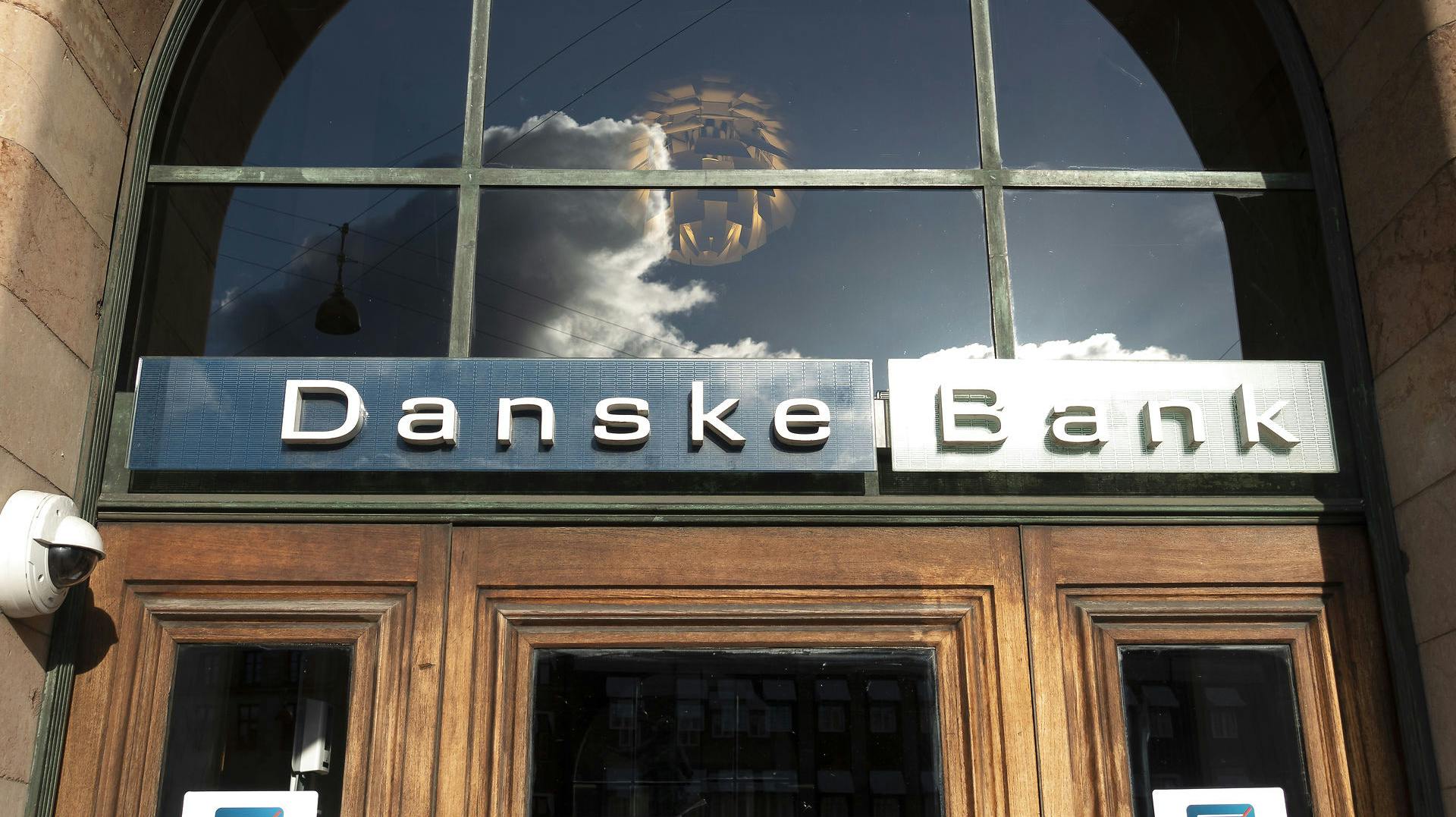 Danske Bank hjælper 90.000 danskere med gæld.