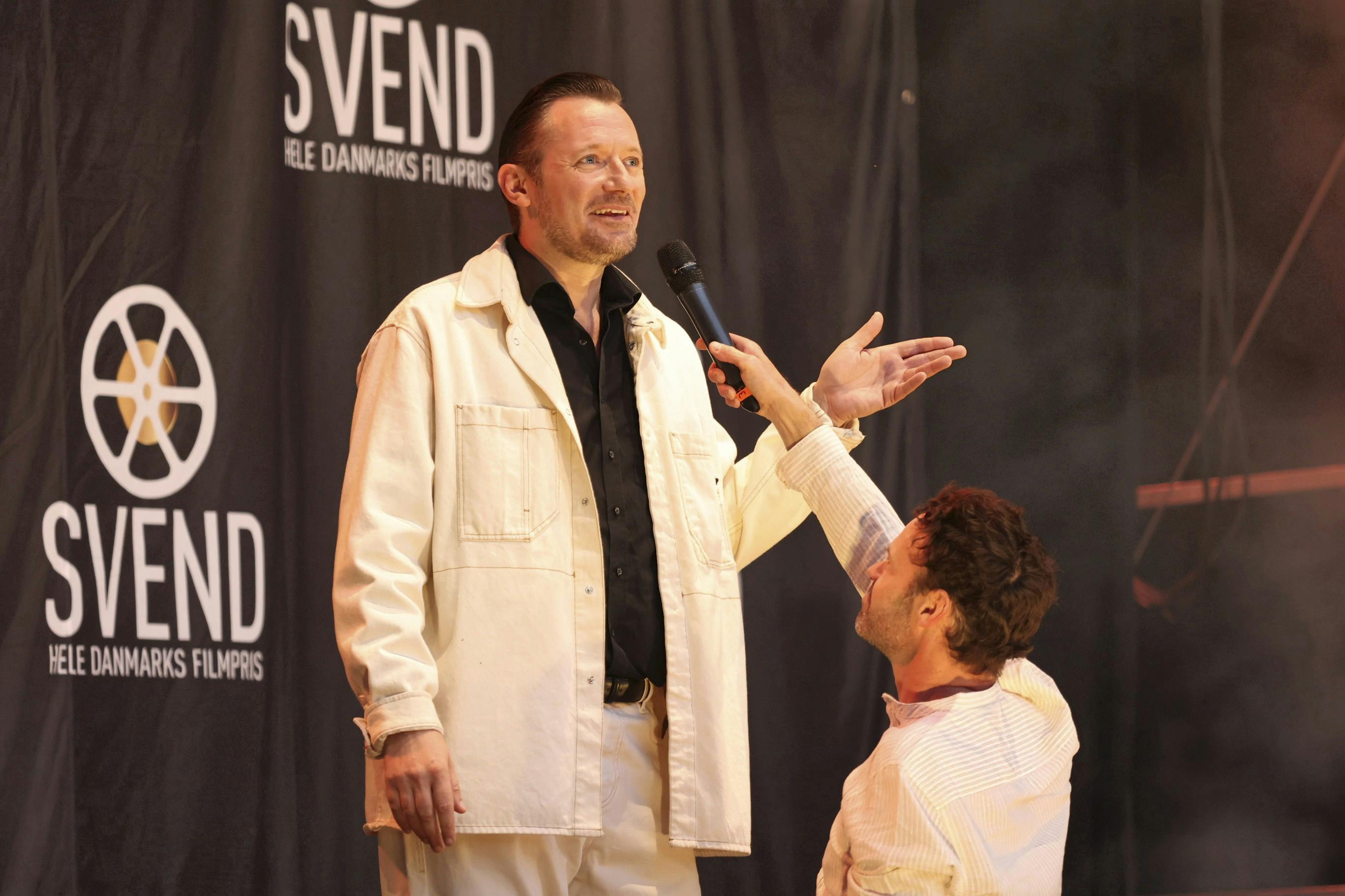 Mick Øgendahl var handlingens mand, da Jens Jacob Tychsen manglede et mikrofonstativ. Han fik sin sag for, da skuespilleren holdt en seks minutter lang takketale. 