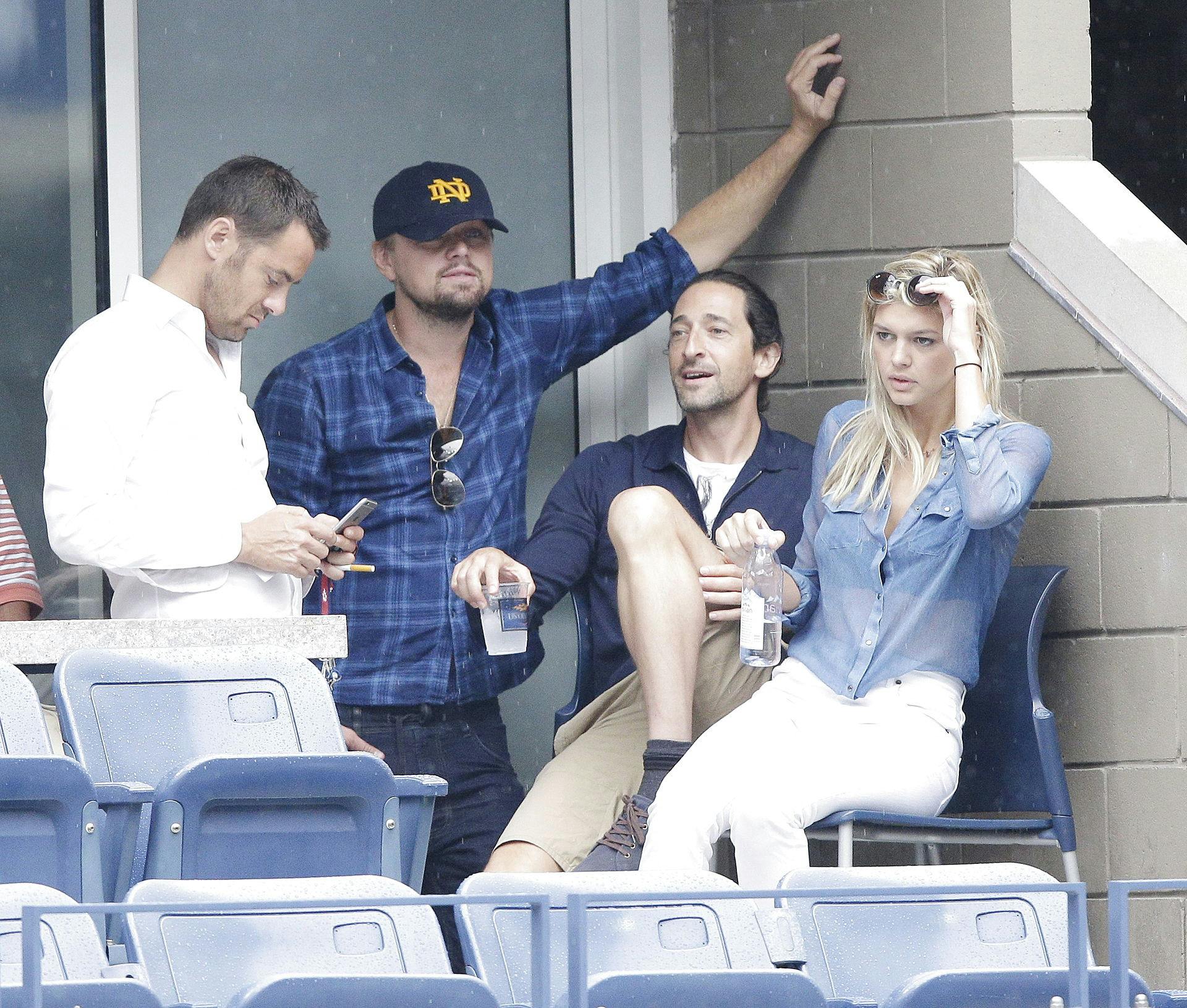 Kelly Rohrbach (t.h) datede Leonardo DiCaprio i seks måneder.