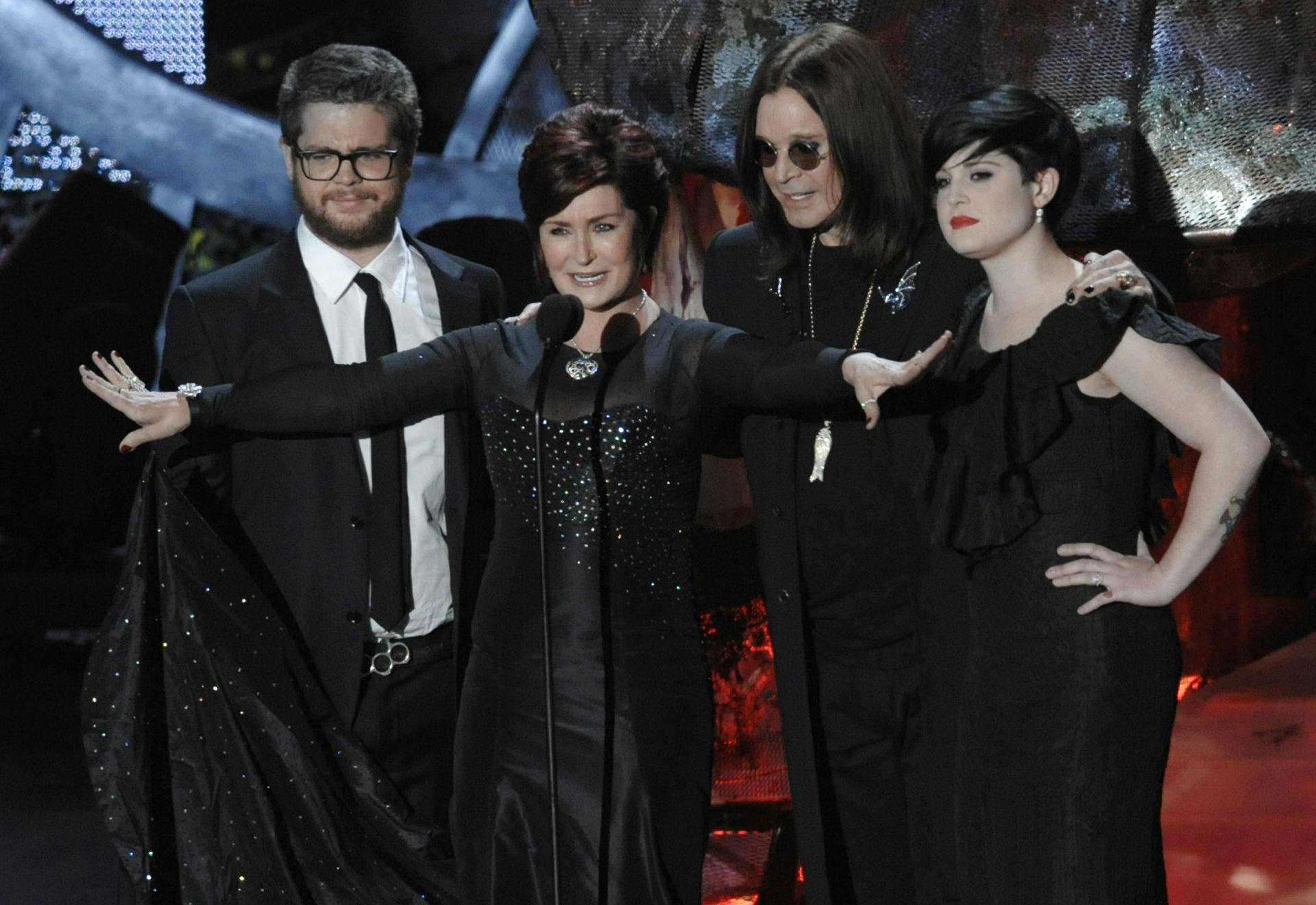 Jack, Sharon, Ozzy og Kelly Osbourne gør comeback på tv-skærmen, når "The Osbournes" vender tilbage.