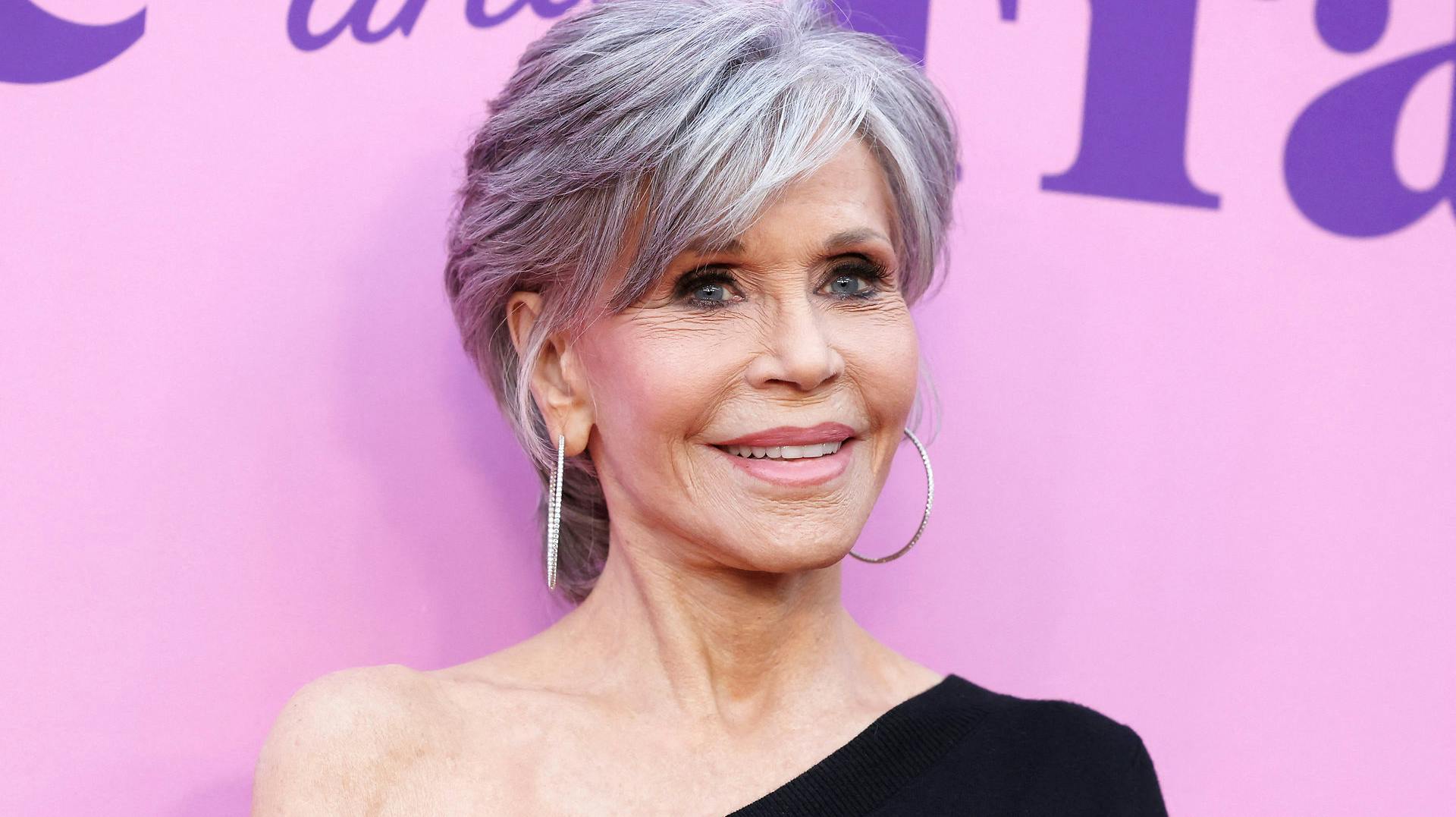 Skuespillerinden Jane Fonda har fået konstateret kræft, fortæller hun på Instagram.