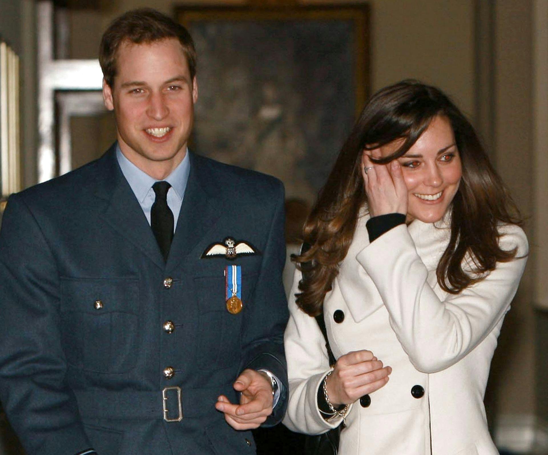 Prins William og Kate Middleton i 2008.
