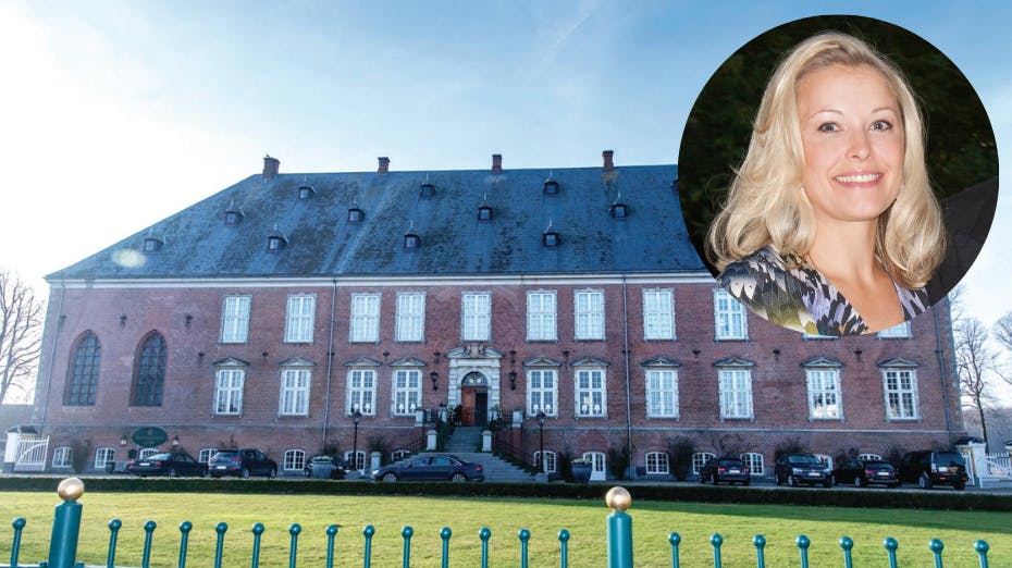 Louise Albinus åbner Valdemars Slot for offentligheden i ny boligreportage. 